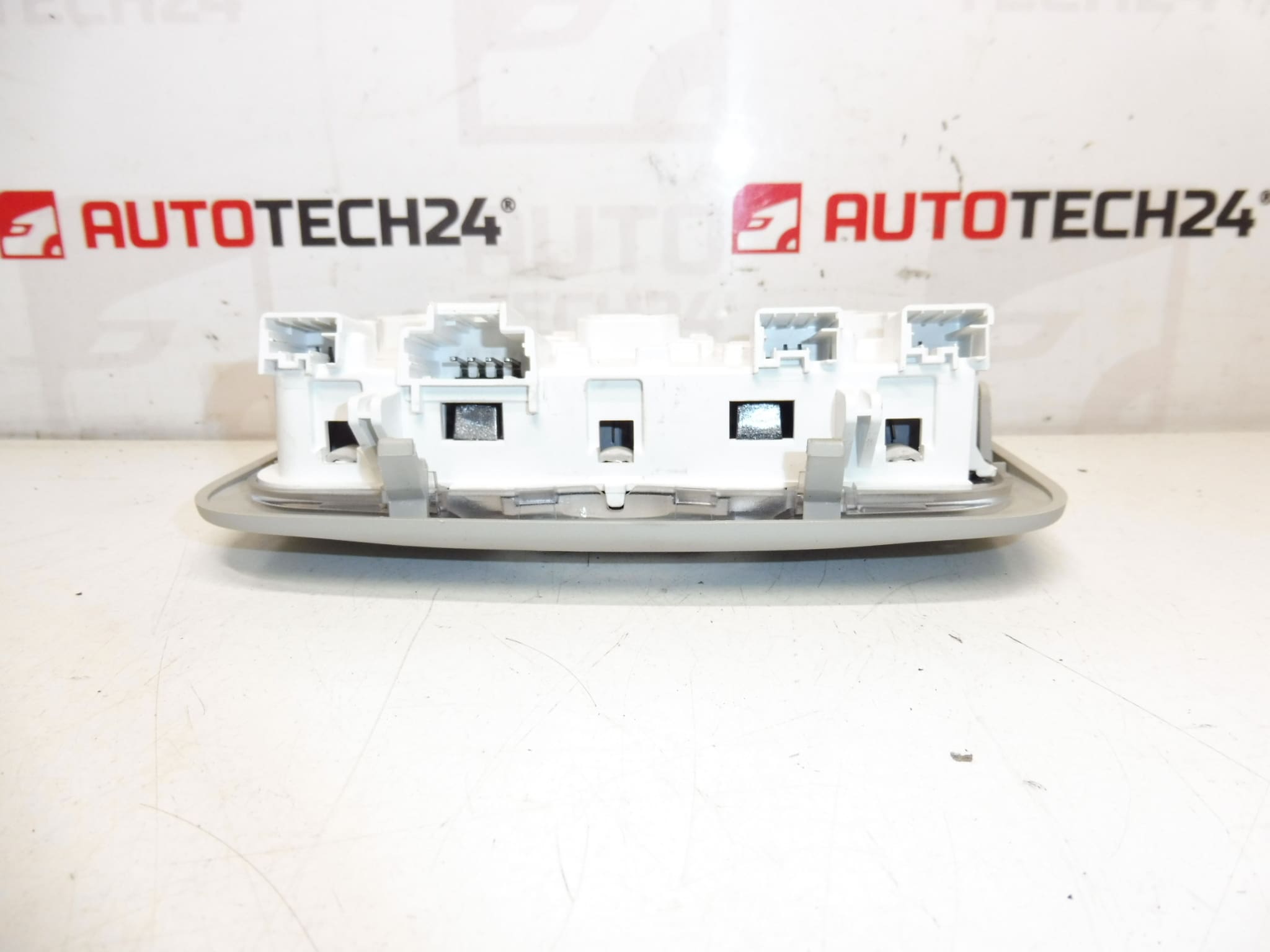 Plafonnier pour Citroën, Peugeot et DS 96781446BJ 6362AY – Image 2