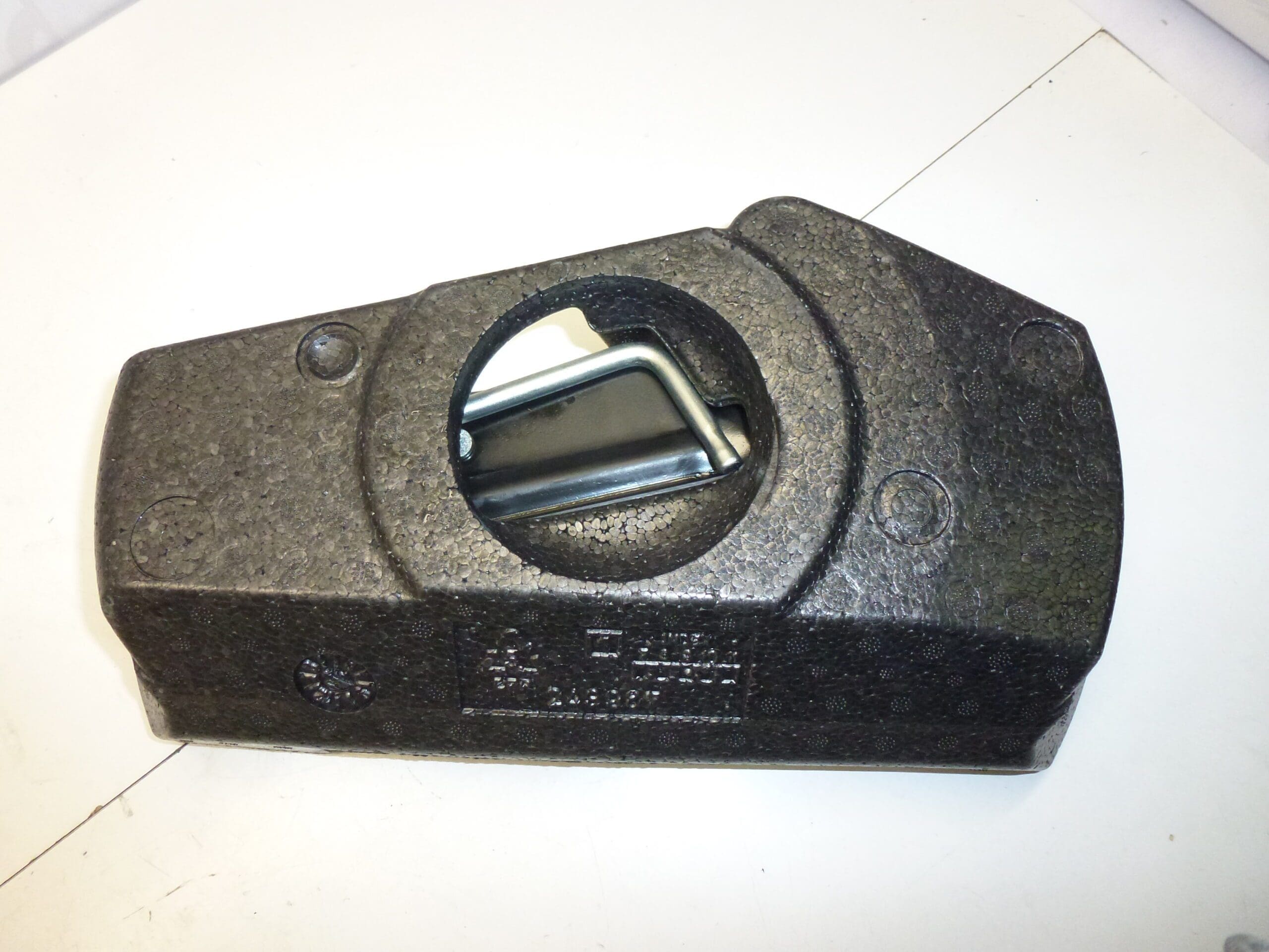 Outil, levier, clé, oeillet de remorquage Citroën C1 Peugeot 107 Toyota Aygo