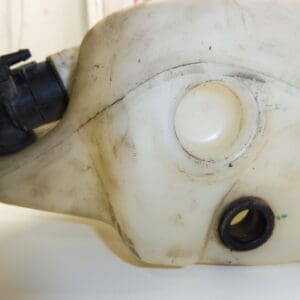 Réservoir de lave-glace Citroen Peugeot 607 9638831080 9638831180 643198