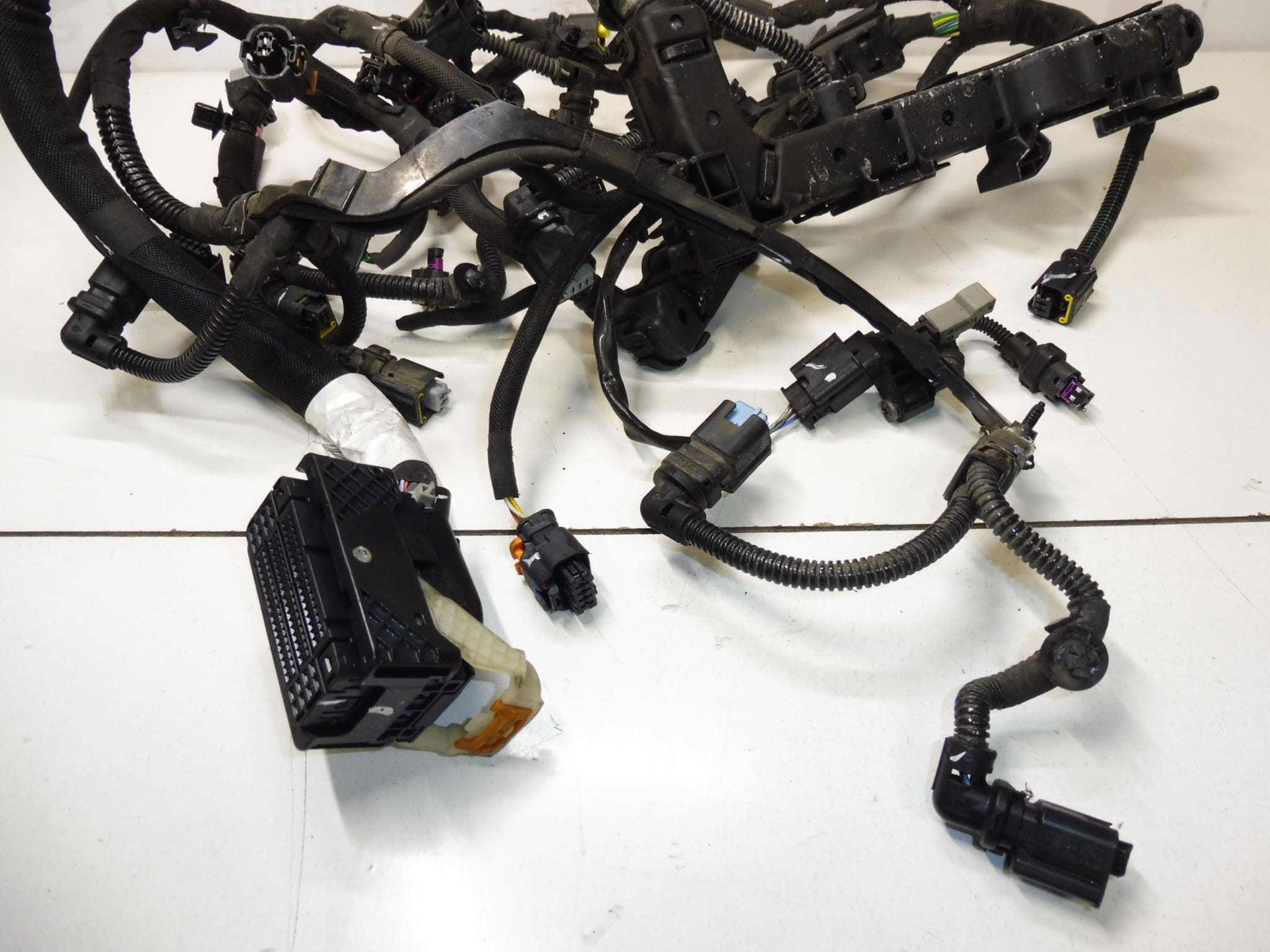 Faisceau Moteur Principal Citroën Peugeot 1.2 HN01 9807341980