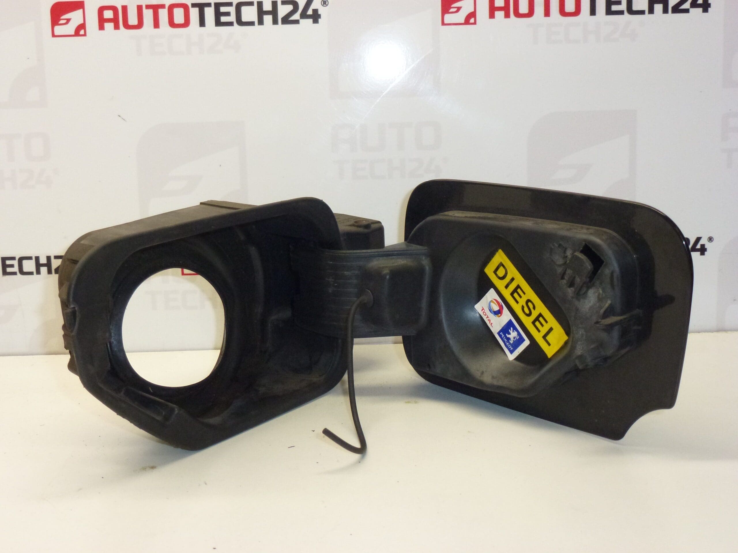 Bouchon de réservoir pour Peugeot 407 - 1517A7 / 151877 KTVD – Image 2