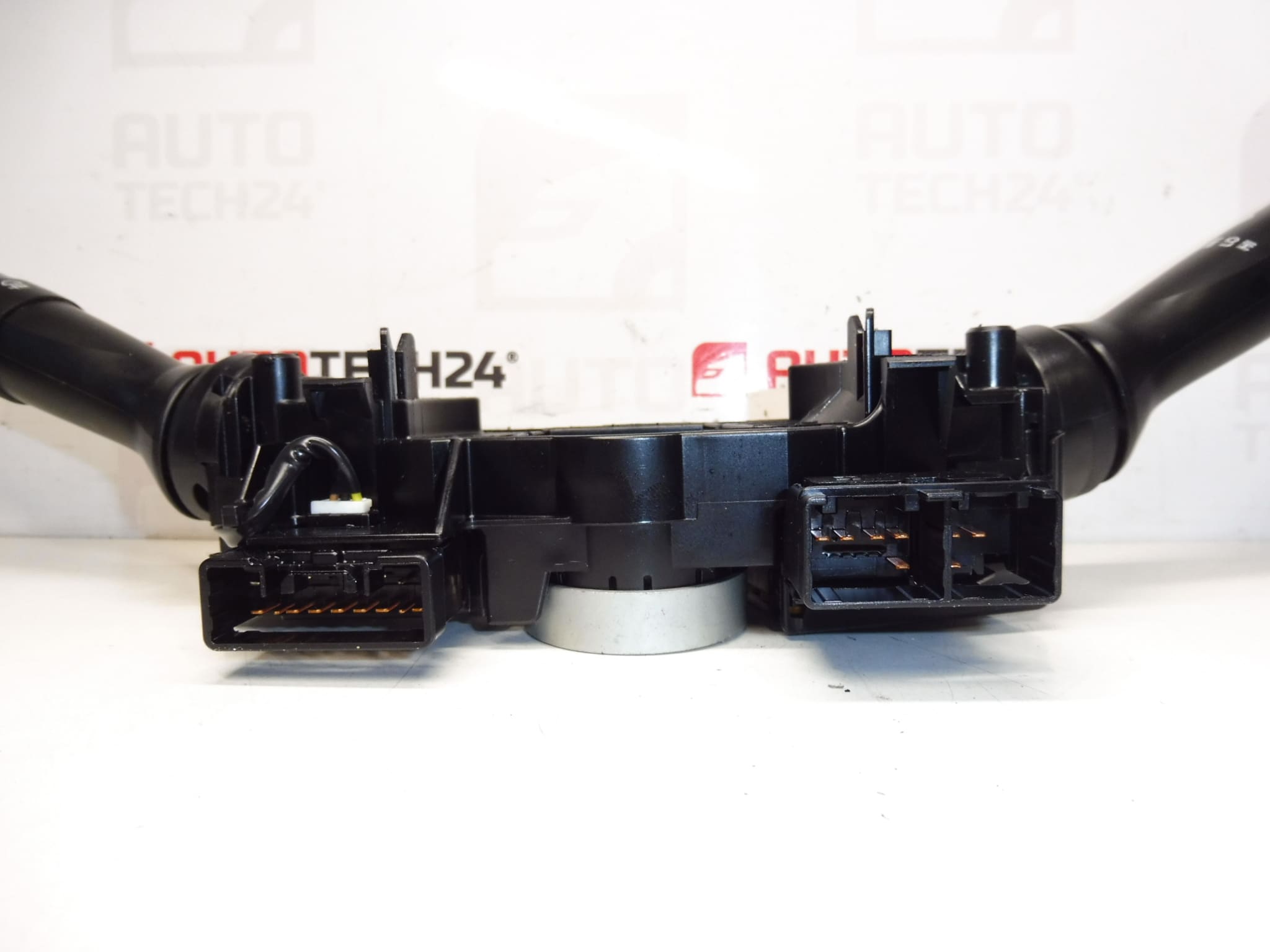 Commandes sous le volant d'occasion pour Citroën C1 / Peugeot 107 6239SA B000612880 – Image 2