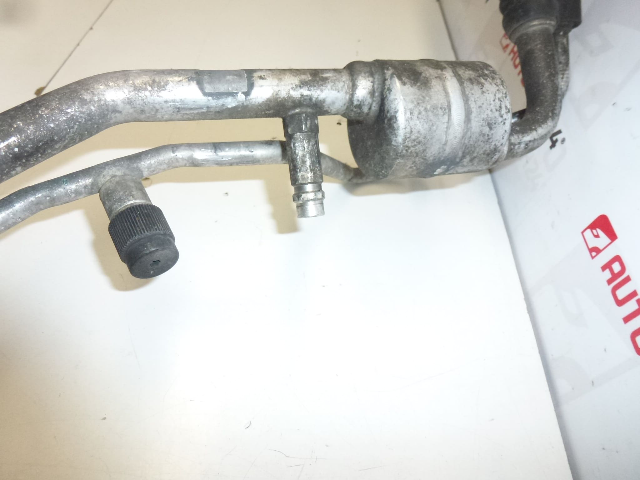 Tuyau de climatisation pour Citroën C8 / Peugeot 807 2.2 HDi (réf. 6460V5 + 6460P6) – Image 2