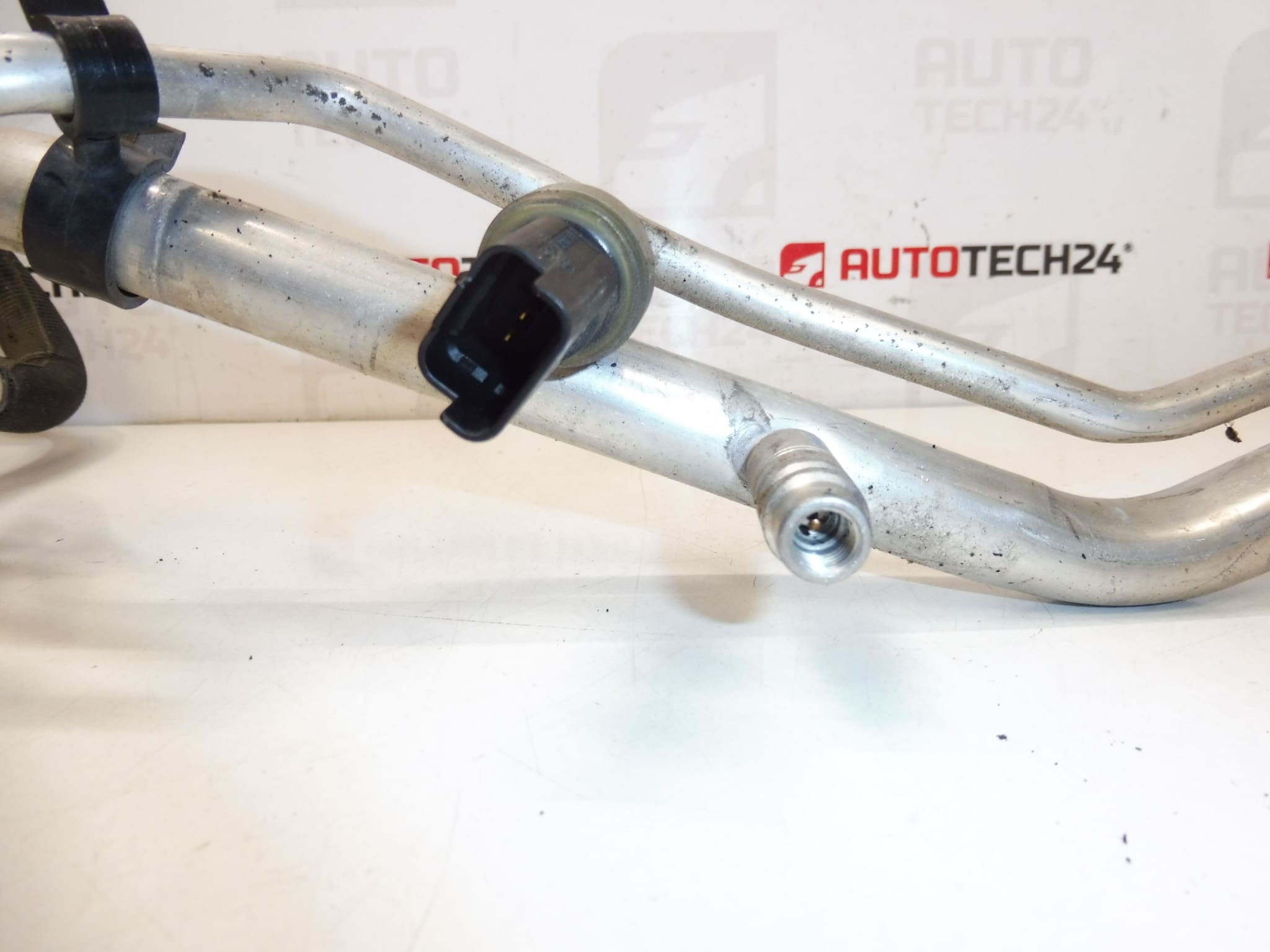 Tuyau de climatisation pour Citroën C4 et Peugeot 307, réf. 9657451280 / 6460QL – Image 2