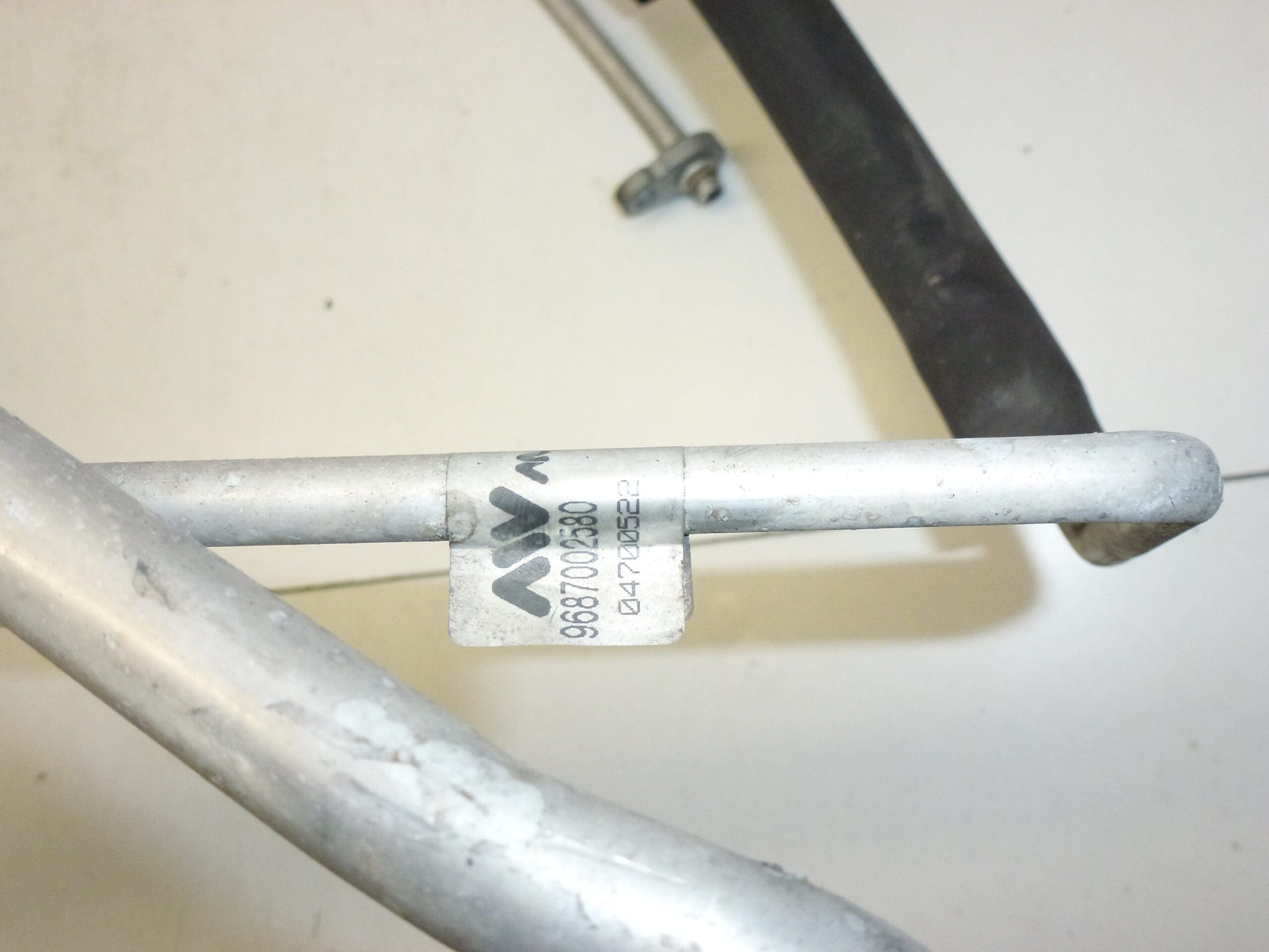 Tuyau de climatisation Peugeot 206 9687002580 6477G4 – Image 2