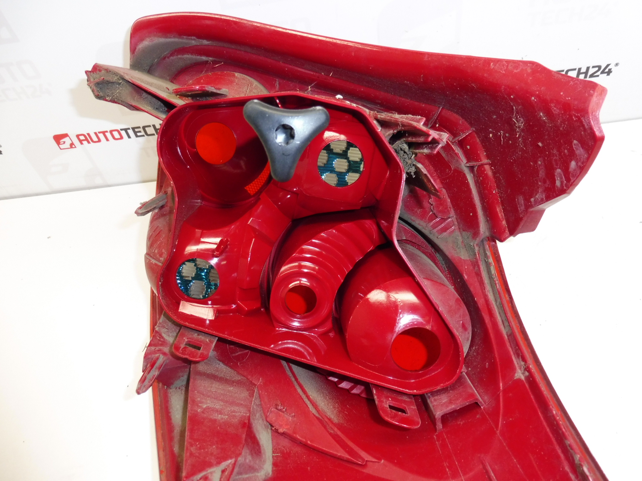 Feu arrière gauche Peugeot 207 SW 9680158080 6350CT