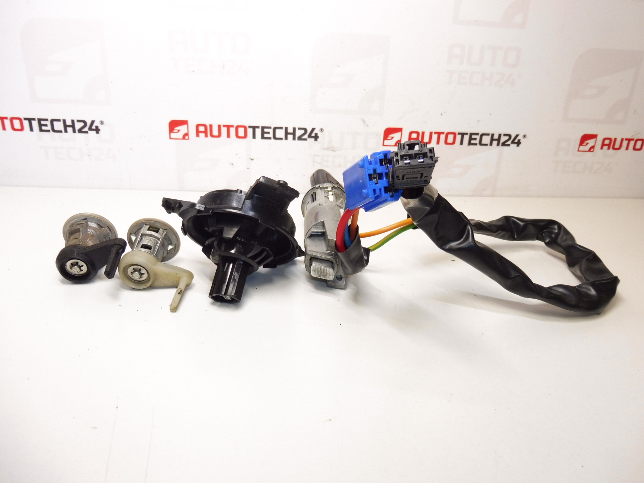 Kit serrure Peugeot 206 206+ 1 clé 4162NR 4162EZ