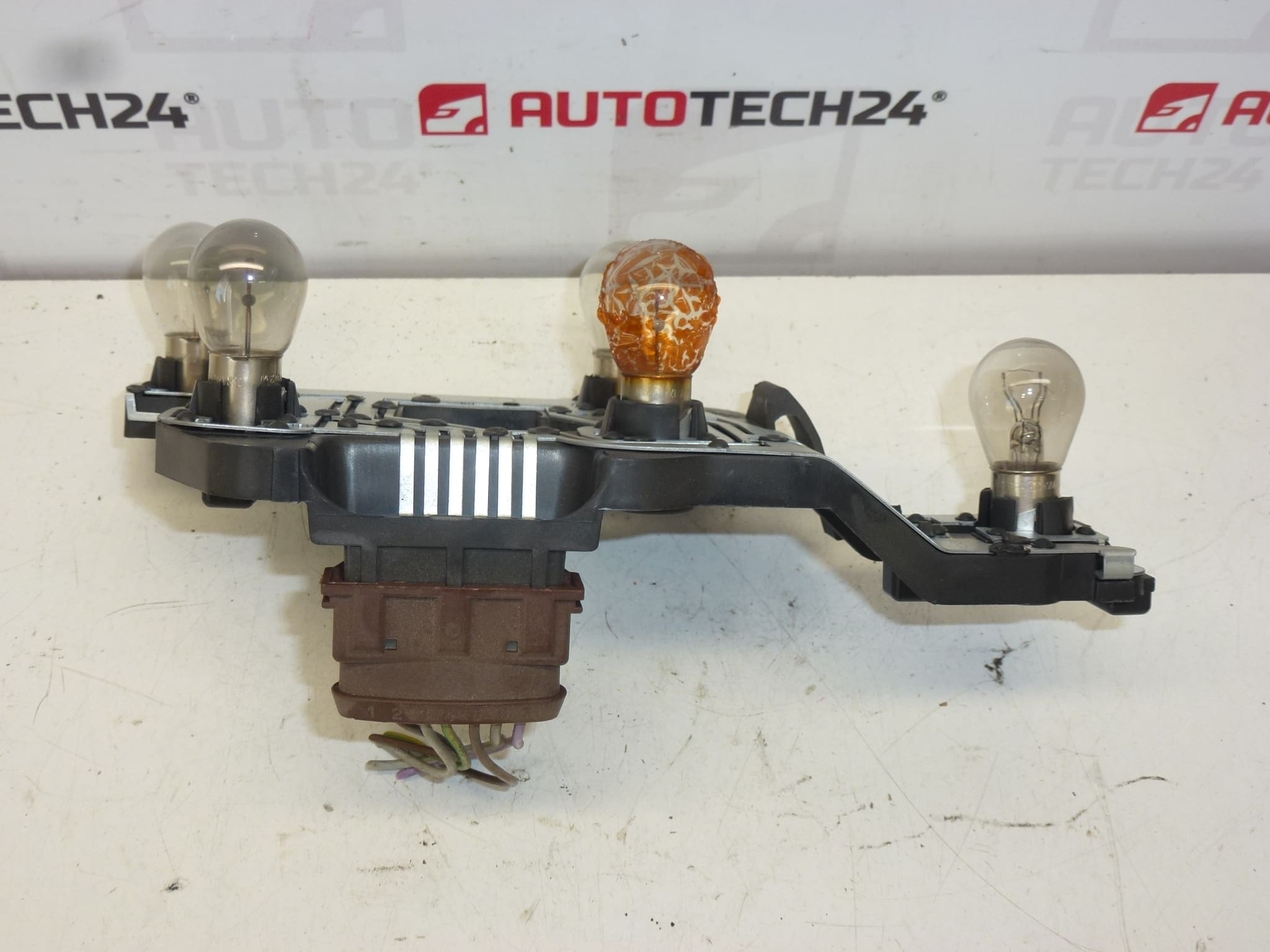 Citroën Xsara 6350P0 douille de feu arrière gauche avec câblage