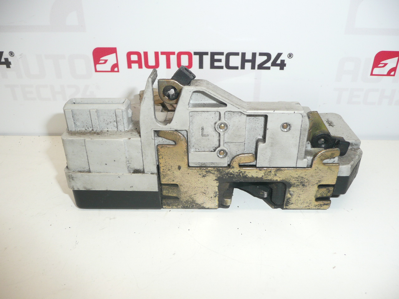 Serrure de porte arrière gauche Peugeot 206 et 406 combi 913758