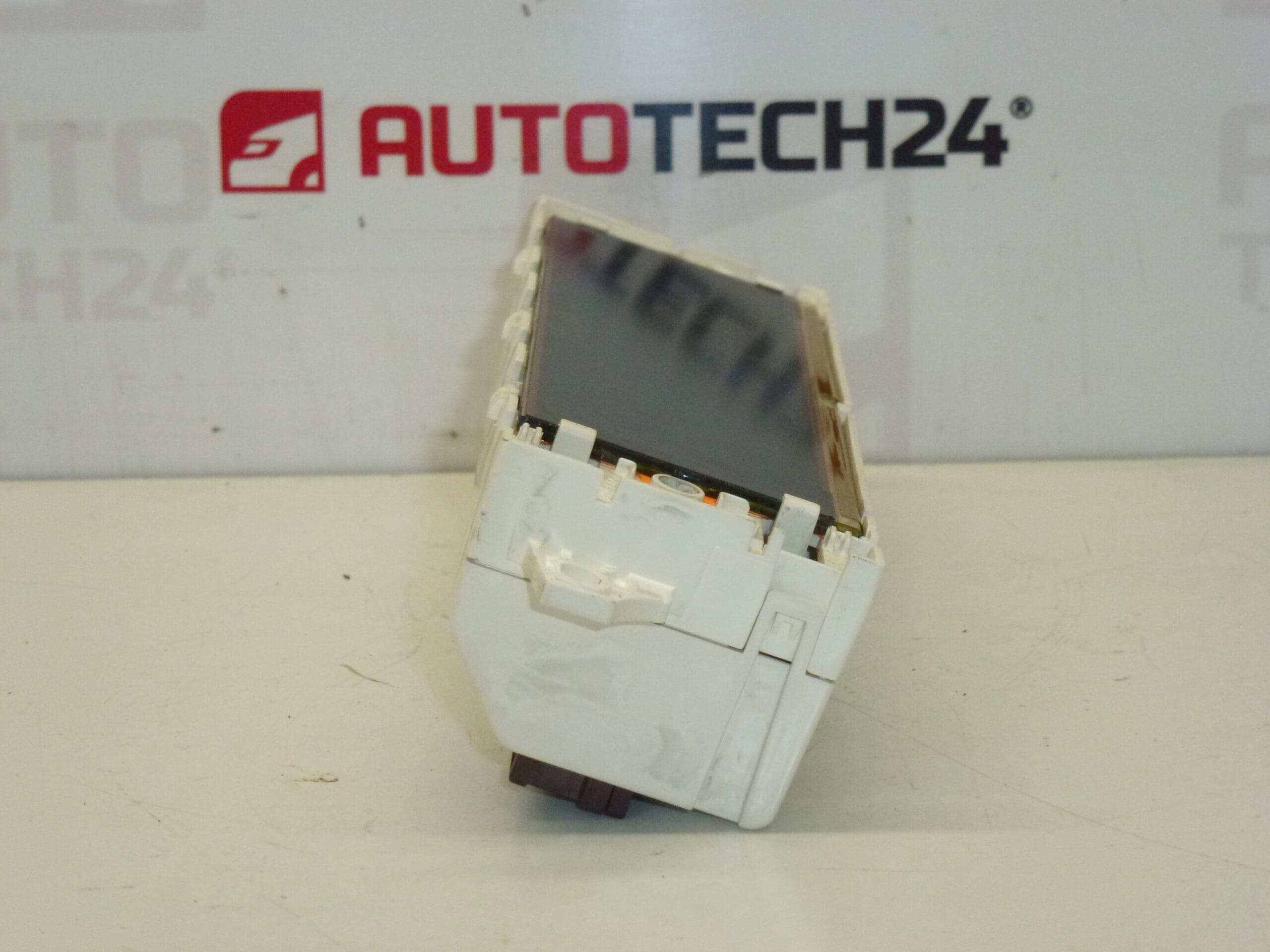 Écran d'autoradio et d'ordinateur de bord d'occasion pour Peugeot 307 (réf. 9663230780) – Image 2