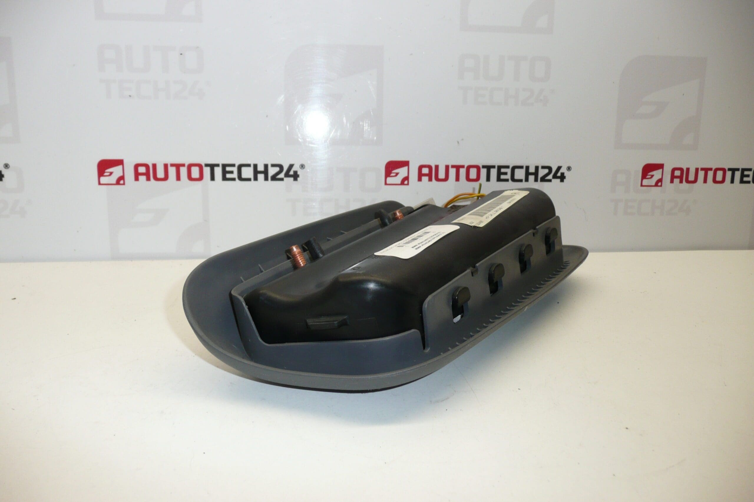 Airbag droit d'occasion pour Citroën C1 et Peugeot 107 73910YV010 8216FL – Image 2