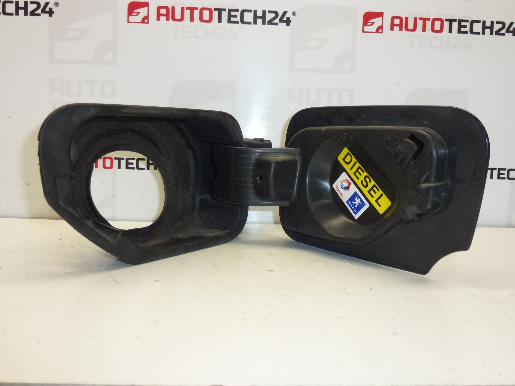 Bouchon de réservoir Peugeot 407 1517A7 151877 EYPC – Image 2