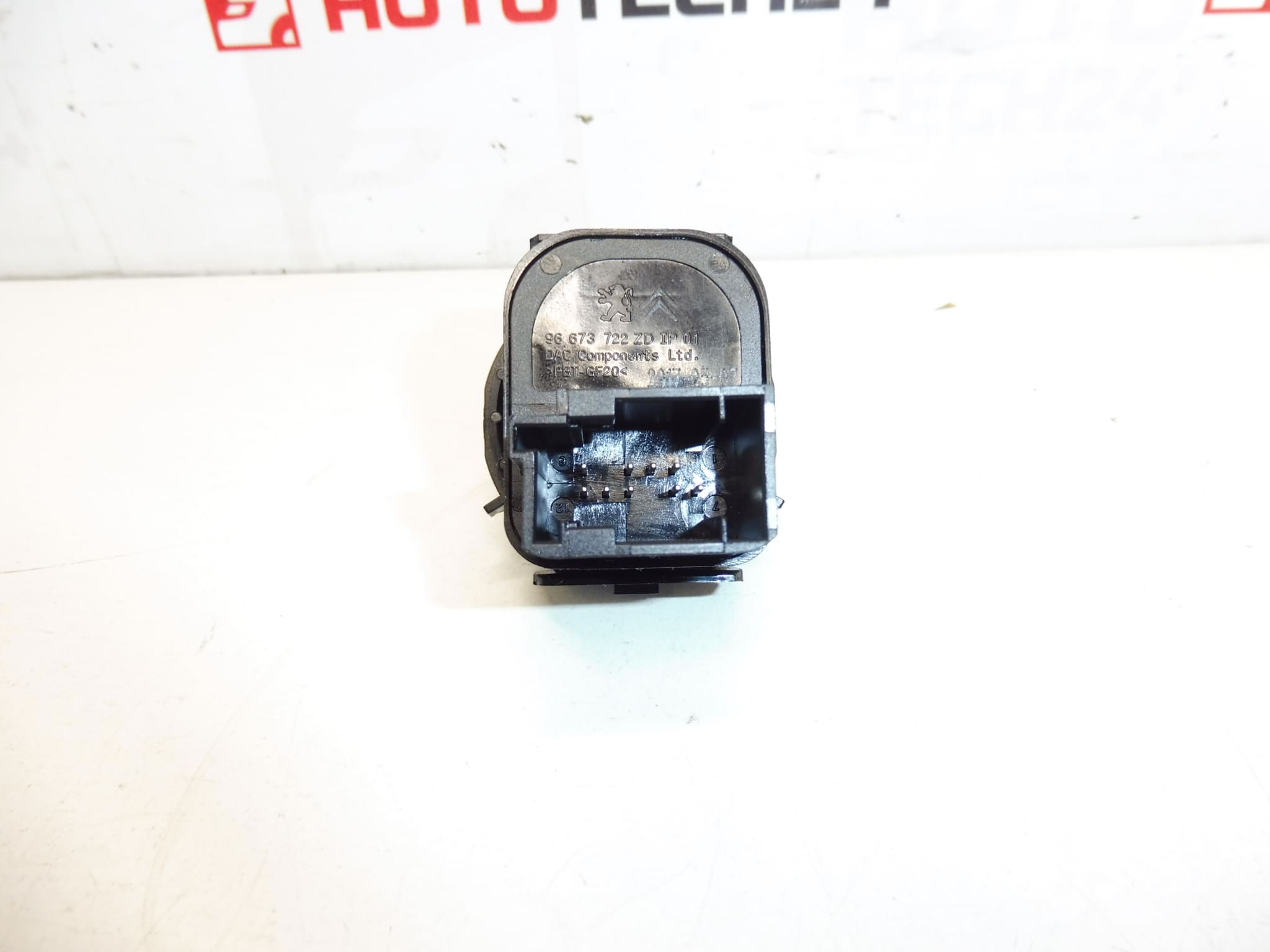 Commande de réglage des rétroviseurs Citroën/Peugeot 96673722ZD – Image 2