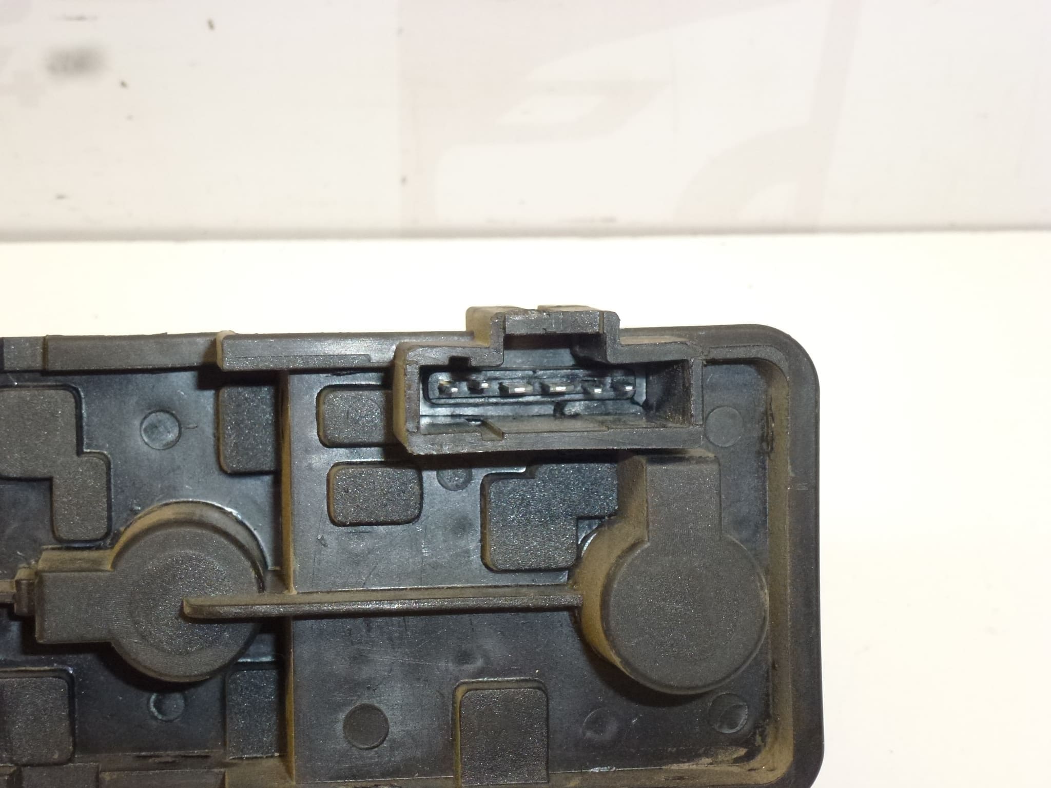 Support droit pour feu arrière Citroën Xsara Picasso 6351N0 6351T2 – Image 2