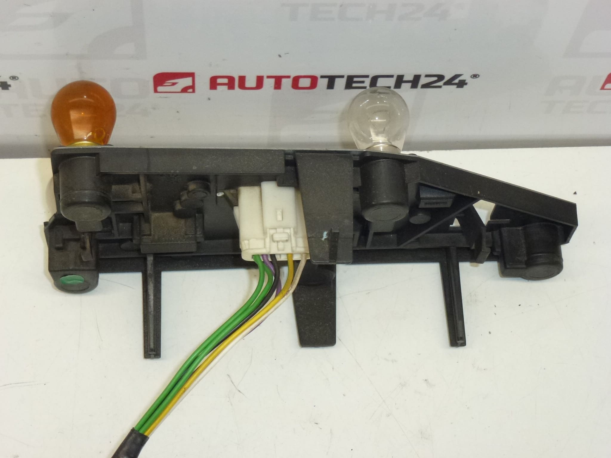 Support de feu arrière droit pour Peugeot 406 4 portes 9630364777 6351L5 – Image 2