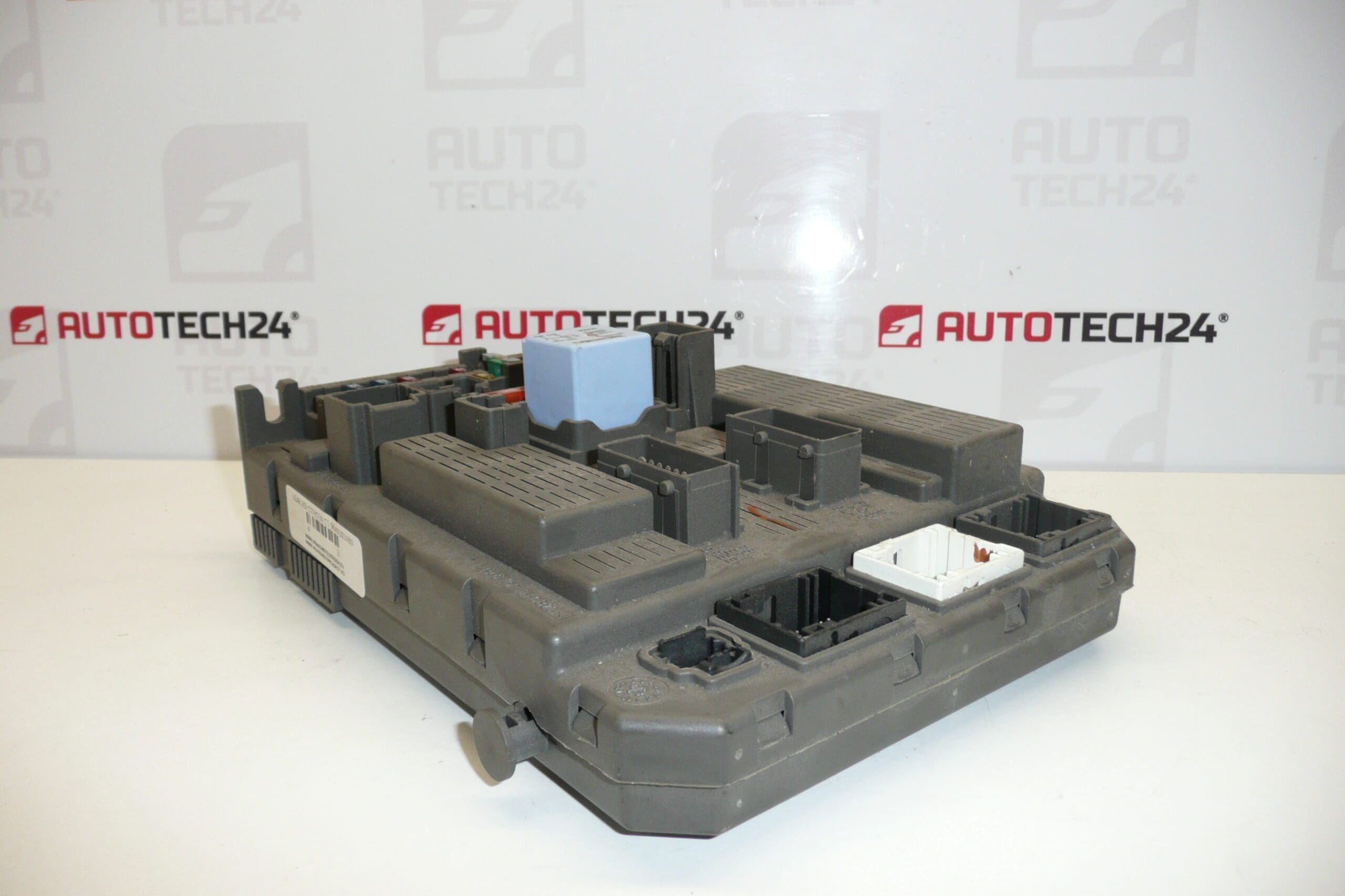 Boîtier BSI LEAR pour Citroën C8 et Peugeot 807 - Référence 9651938380 – Image 2