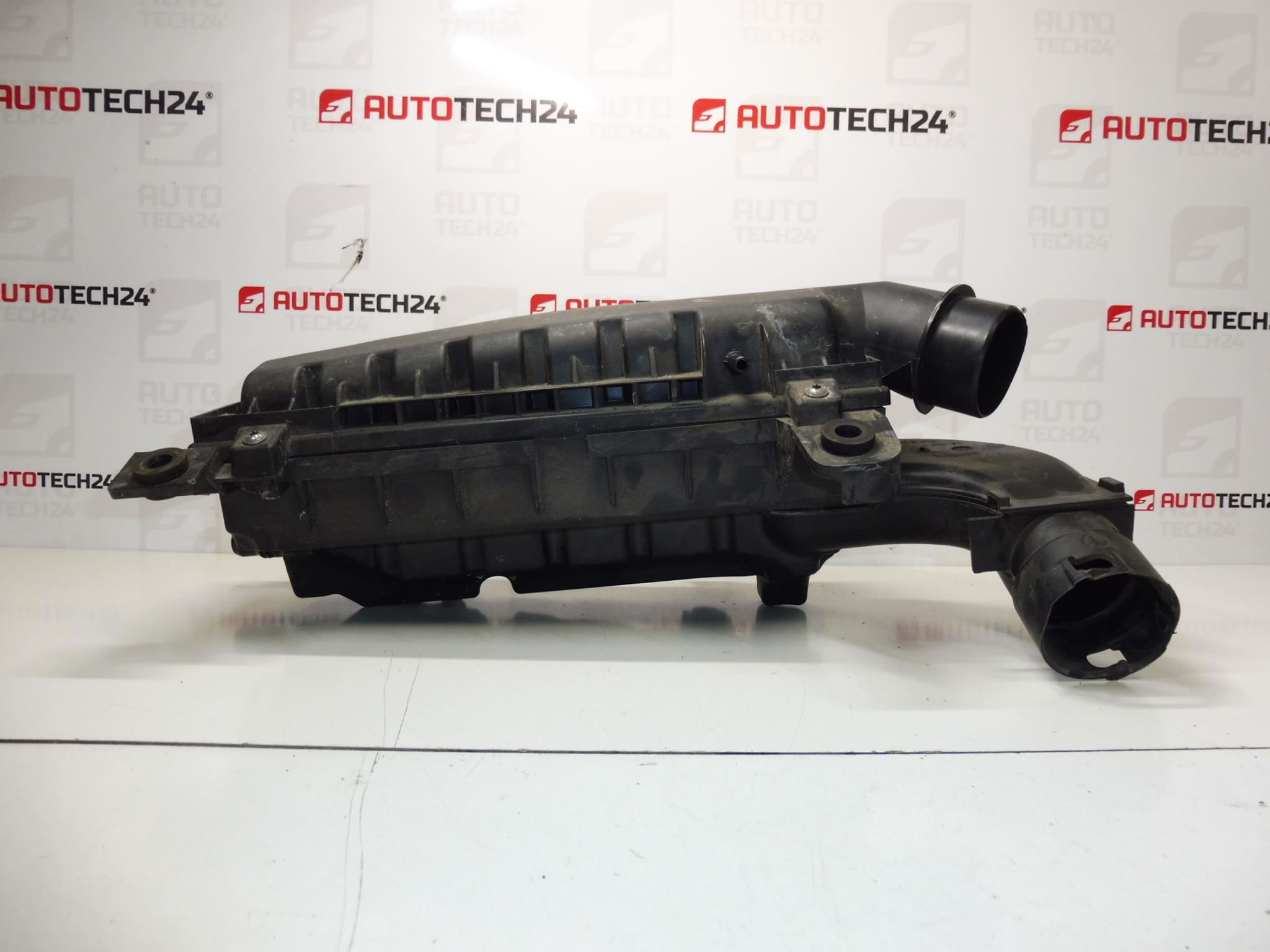 Boîtier de filtre à air Citroën/Peugeot 1.2 THP 9805057080 – Image 2