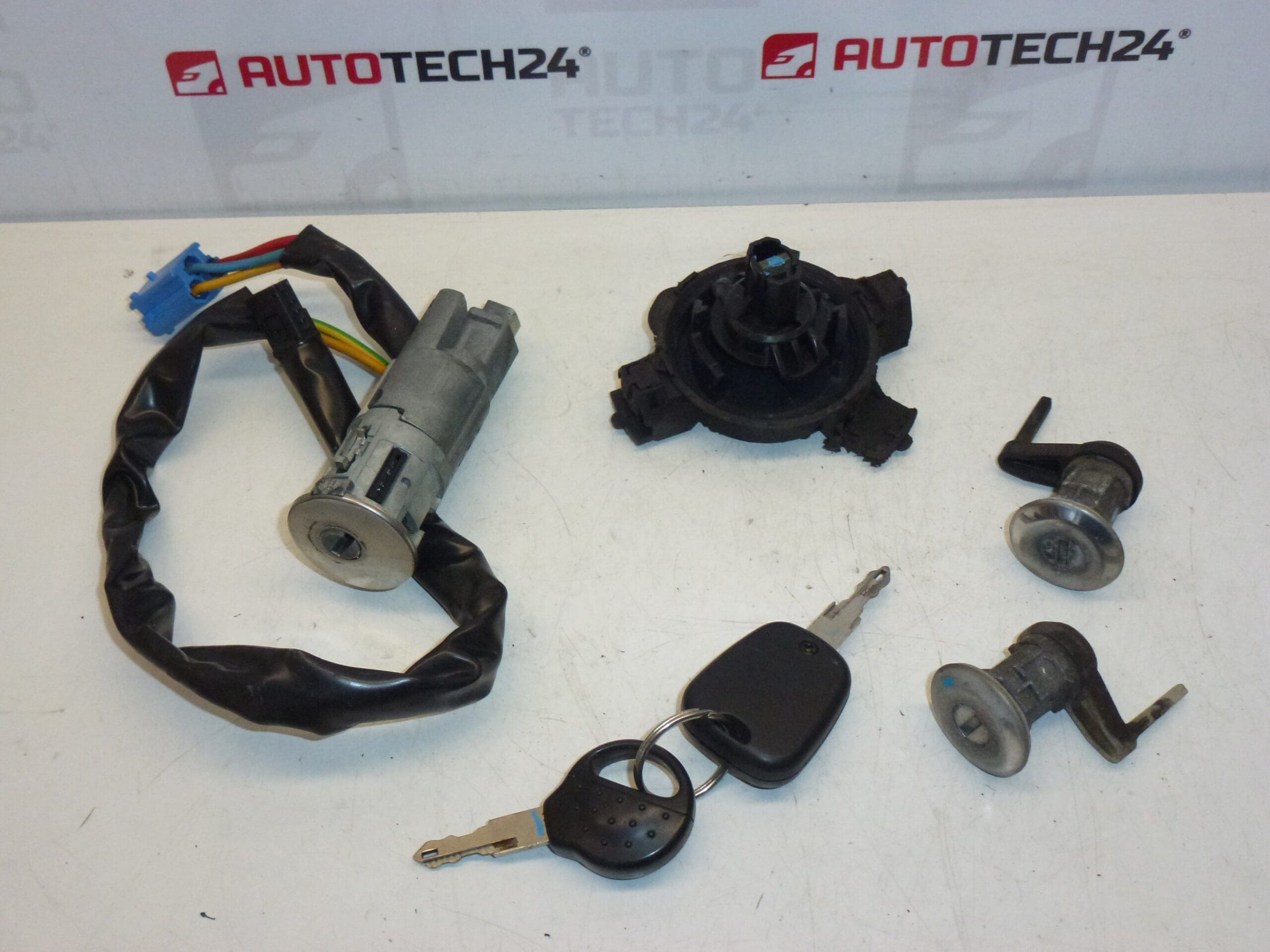Kit de serrures pour Peugeot 206 - 2 clés - 1692330580 4162NR 4162Z1 – Image 2