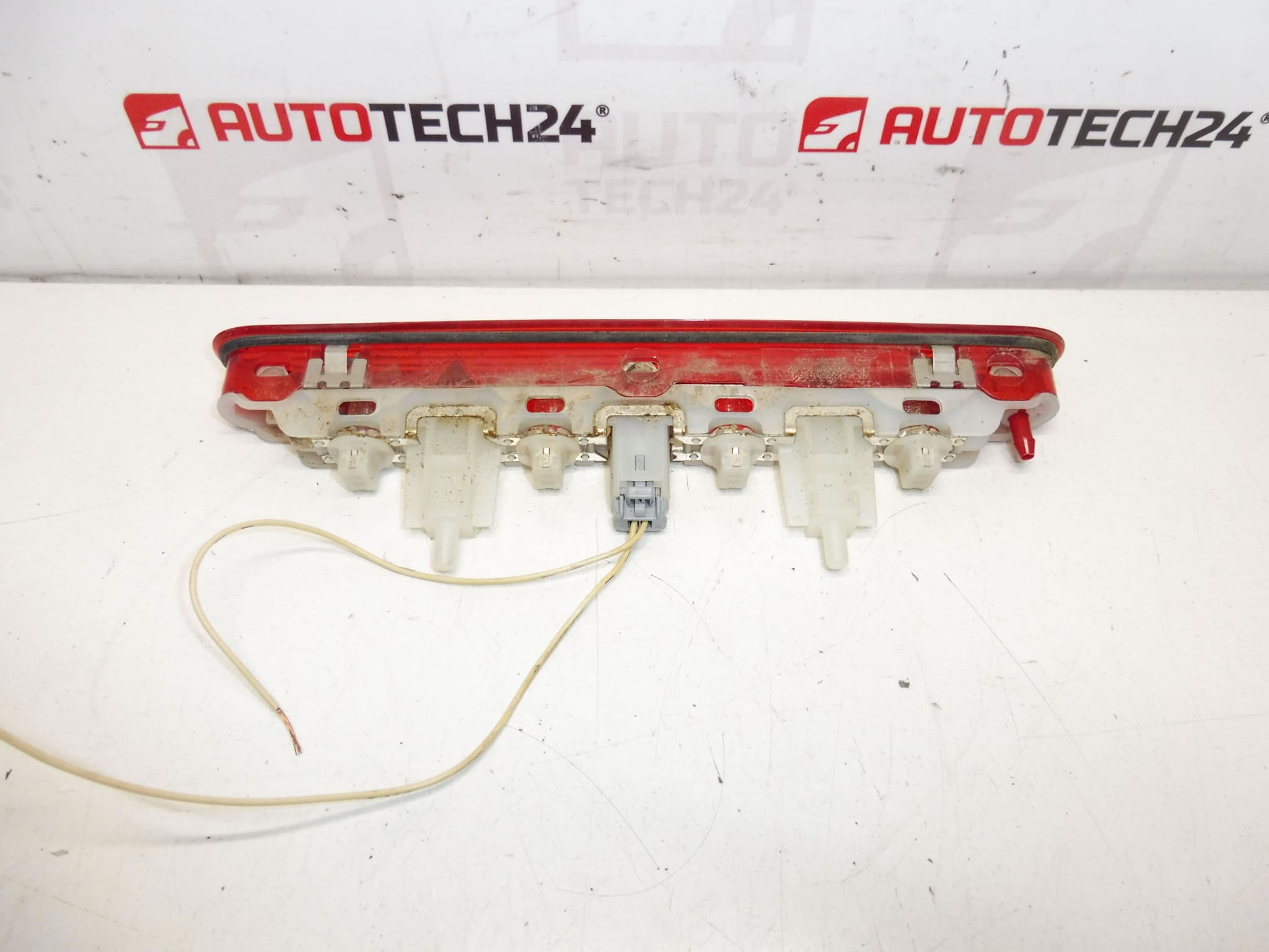 Feu stop central Citroën C3 III 9812257880 – Image 2