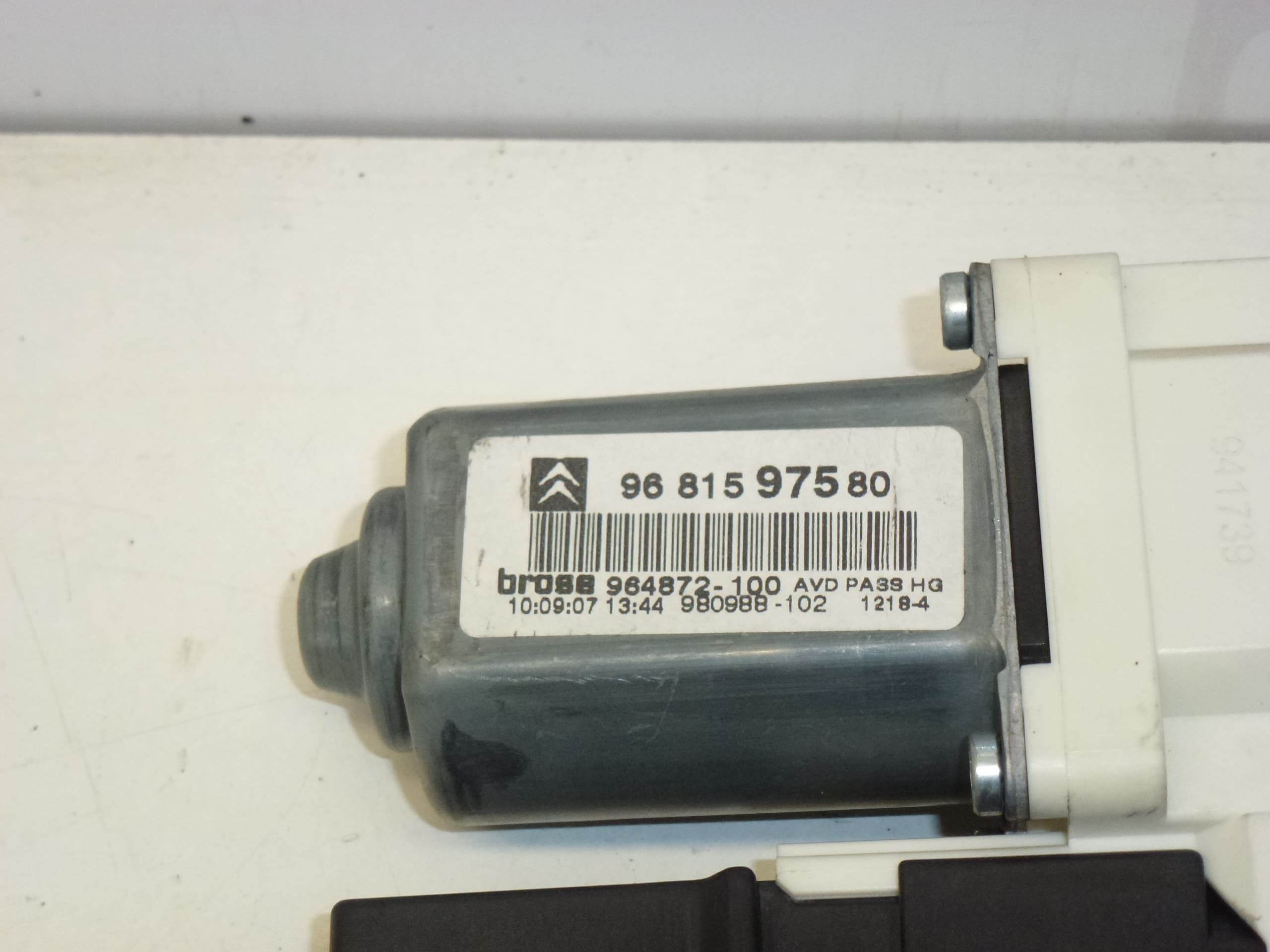 Moteur de lève-vitre électrique avant droit pour Citroën C5 II - 9681597580 9222AJ – Image 2