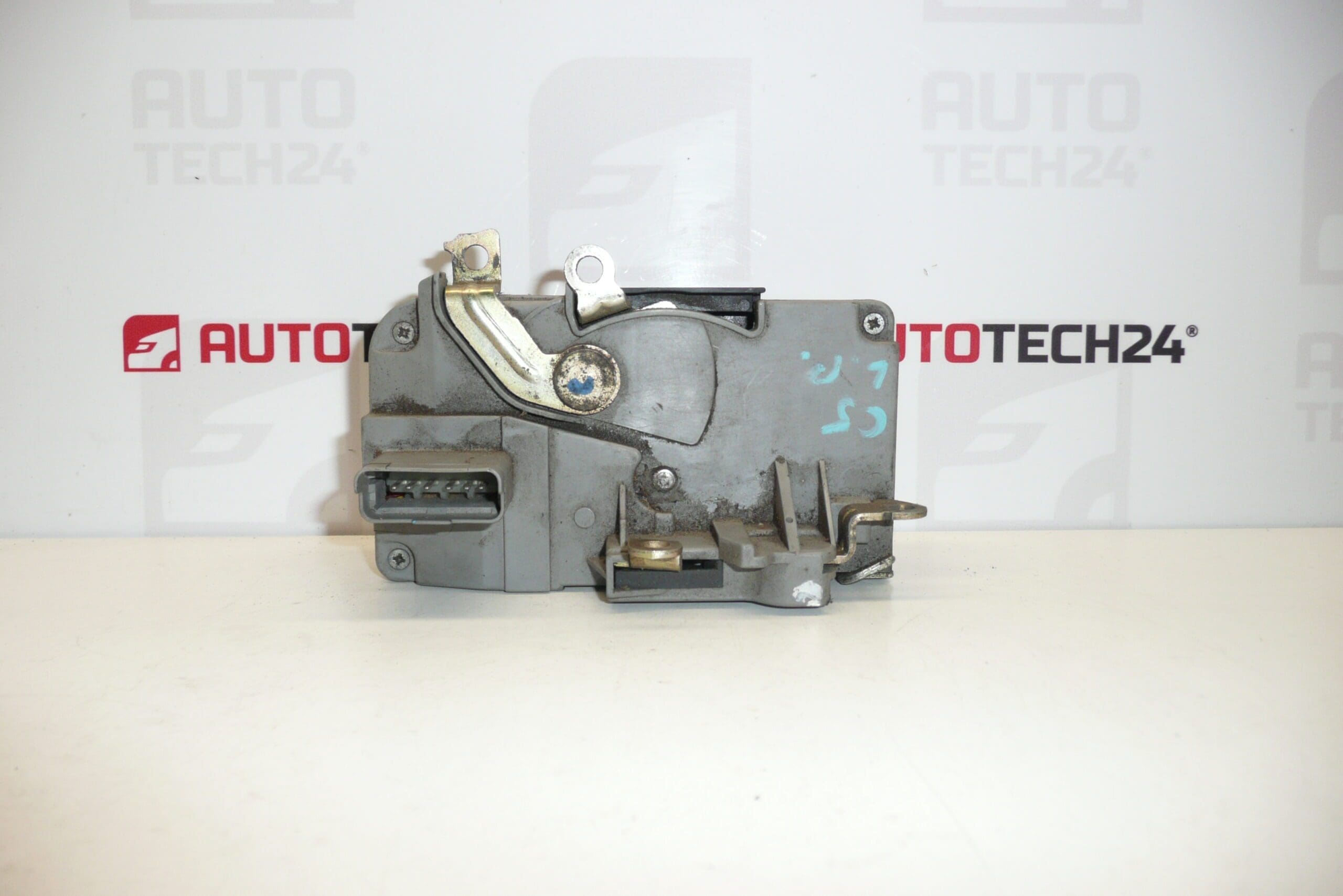 Serrure électrique de porte avant gauche pour Citroën C5 I et II - 9135J1 – Image 2