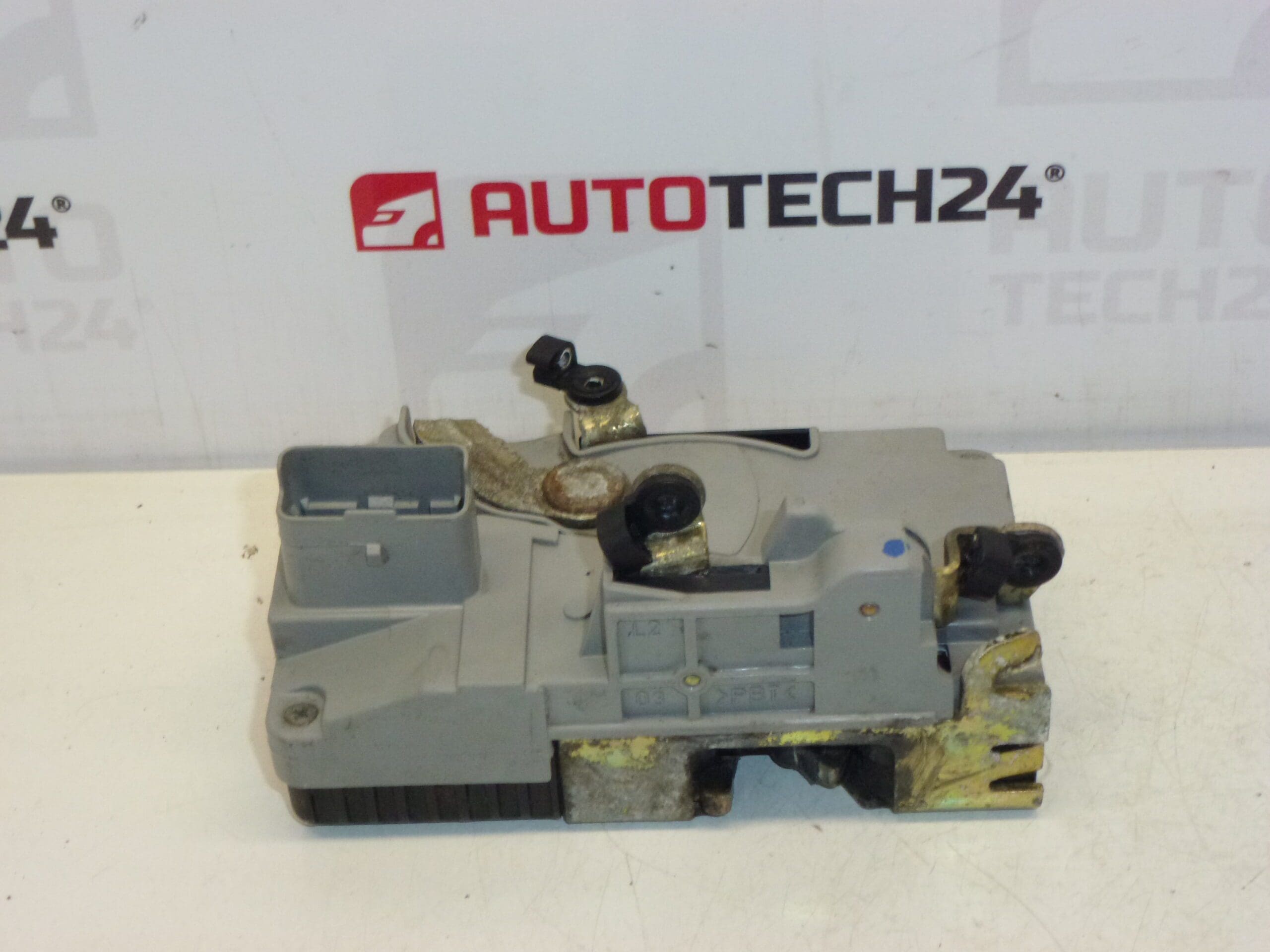 Serrure de porte avant gauche électrique d'occasion pour Citroën/Peugeot 9135H8 – Image 2