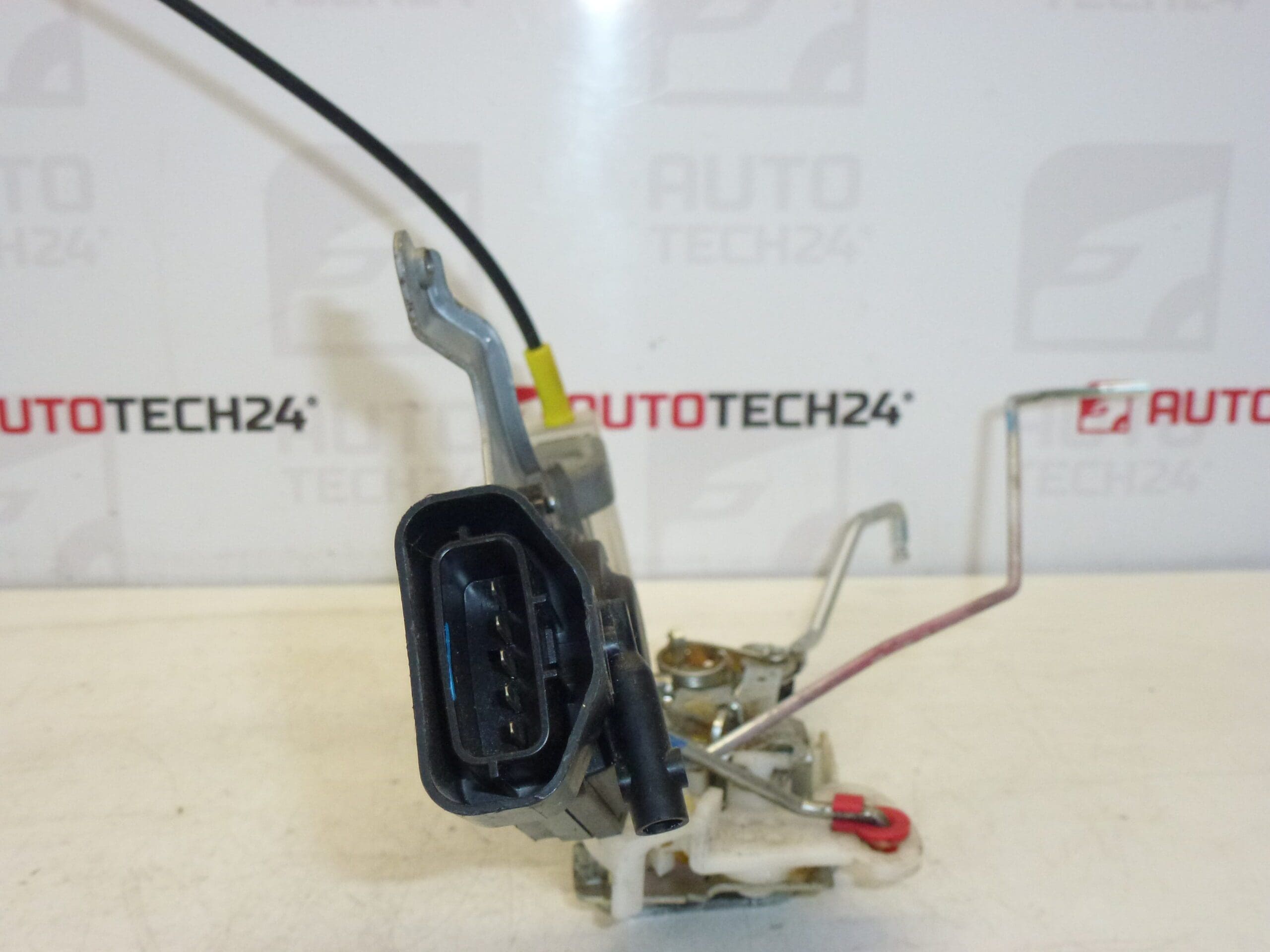 Serrure de porte gauche Citroën C1 Peugeot 107 9135T4 – Image 2