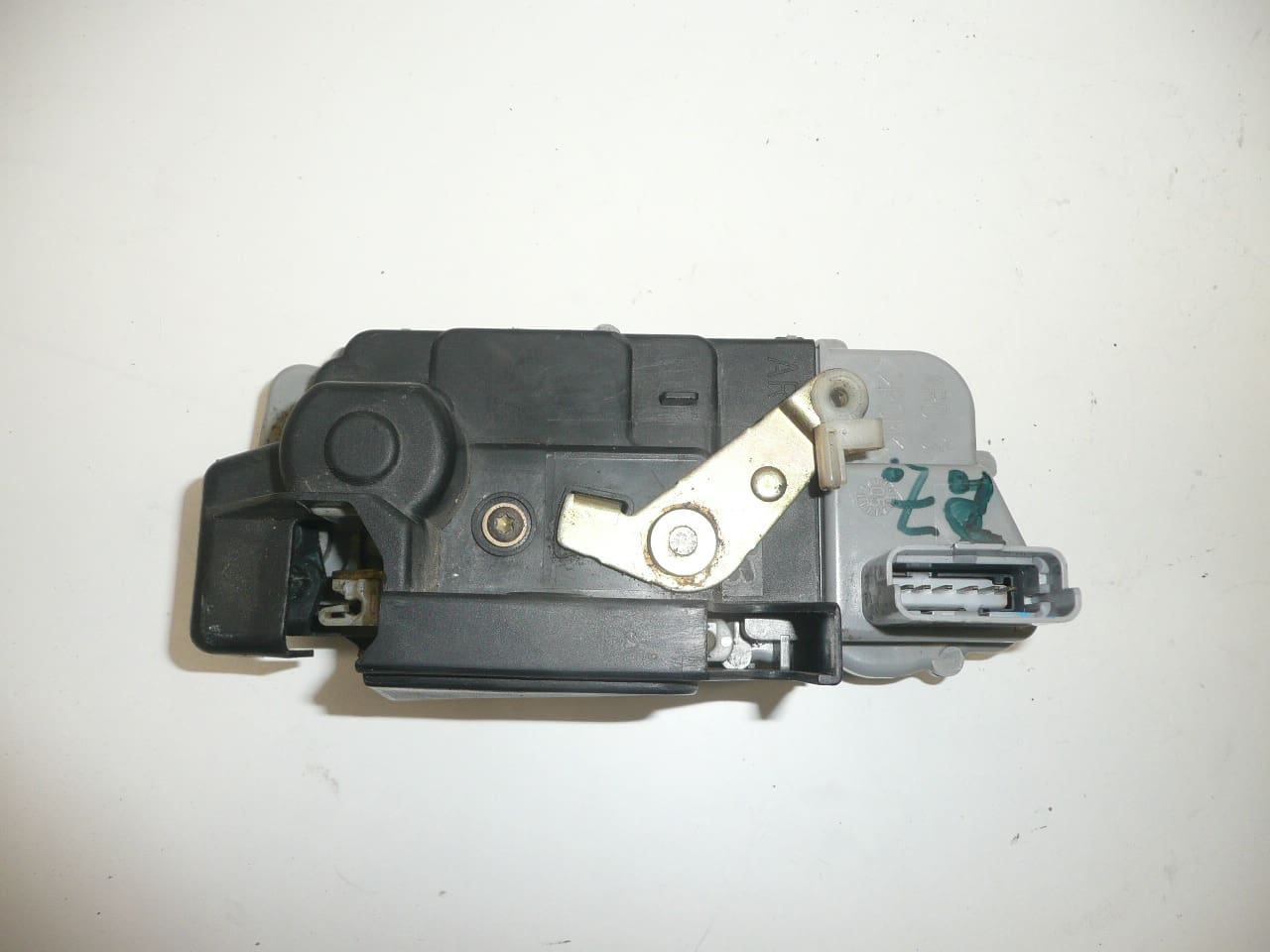 Serrure électrique de porte arrière droite pour Citroën C5 I et II (réf. 9138A2) – Image 2
