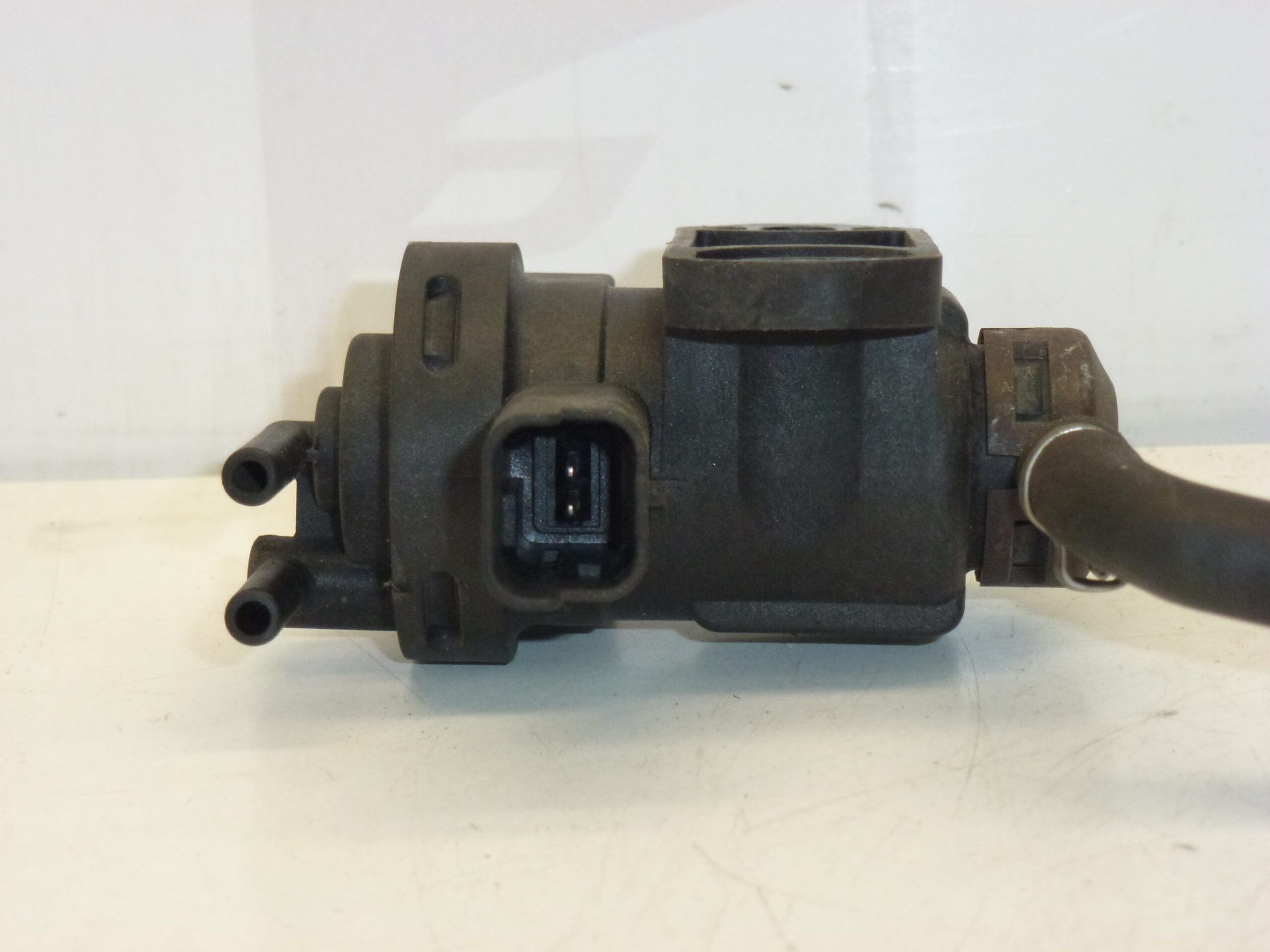 Vanne de dépression Bosch pour Citroën 0928400414 9635704380 – Image 2