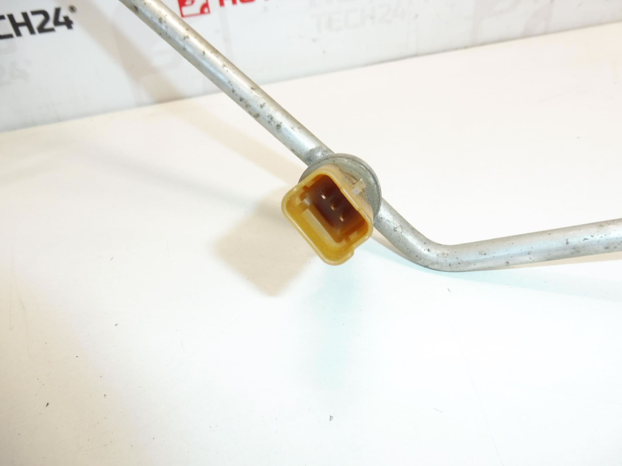 Tuyau de climatisation Citroën C-Élysée Peugeot 301 9676996380 – Image 2