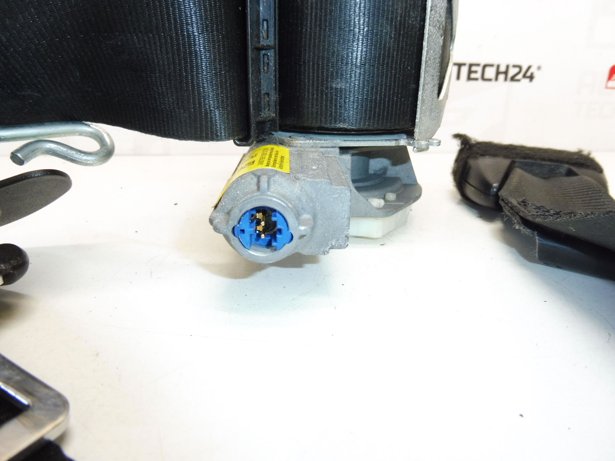 Ceinture de sécurité droite Peugeot 3008 5008 34068389F 8975HN