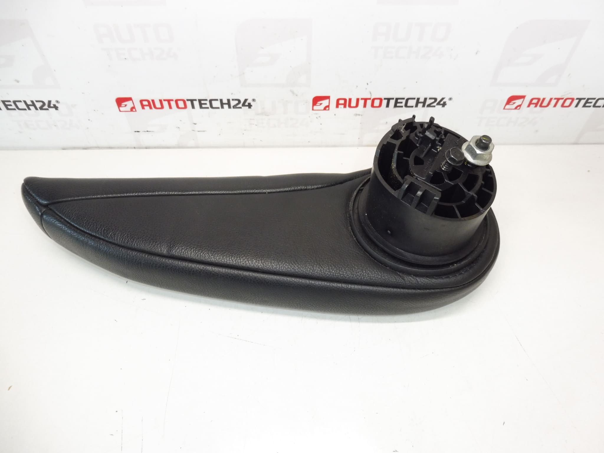 Accoudoir conducteur en cuir d'occasion pour Citroën C4 Picasso - 8830PE – Image 2