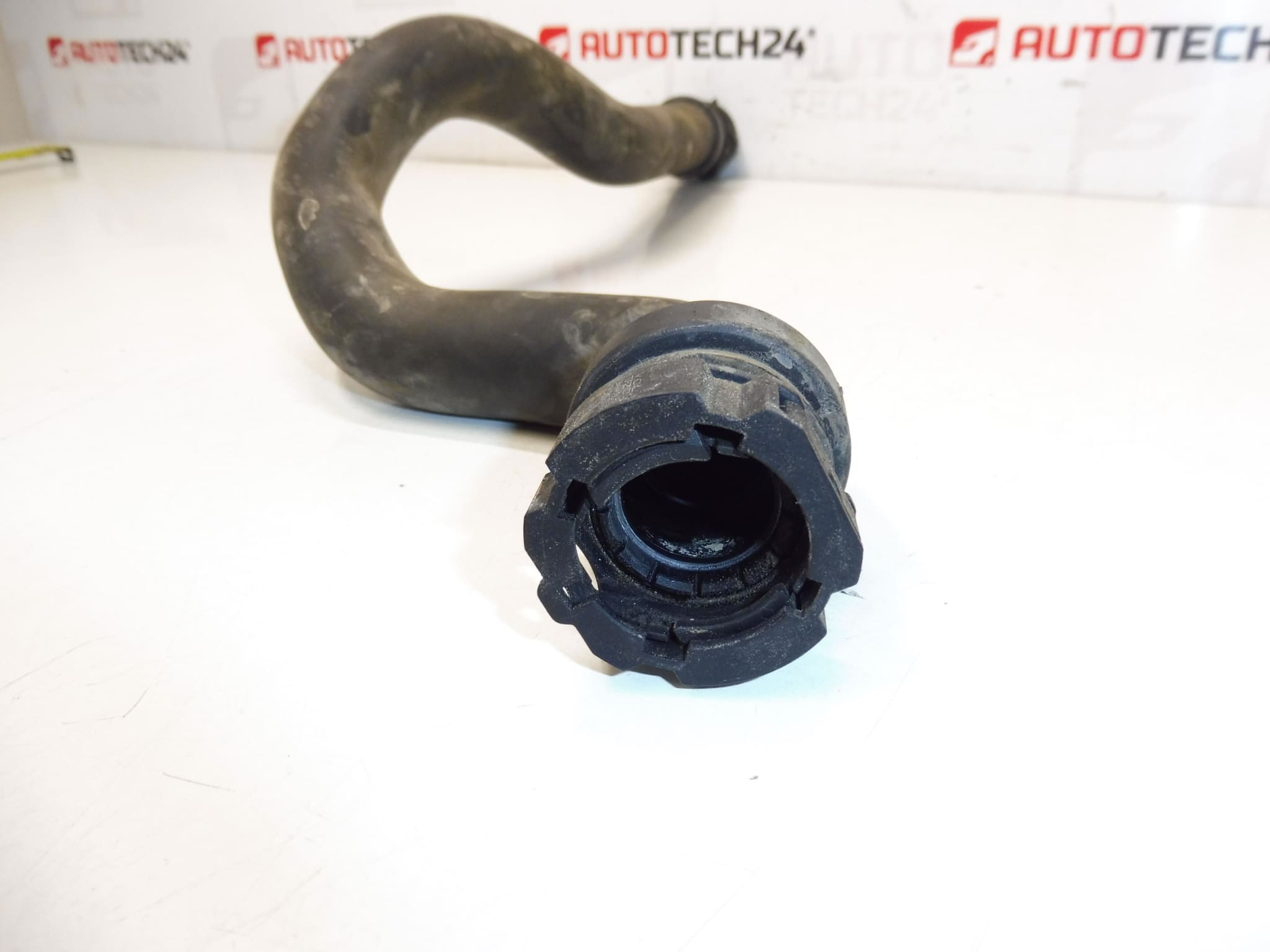 Durite d'eau pour Citroën/Peugeot 1.6 HDi 6466CJ – Image 2