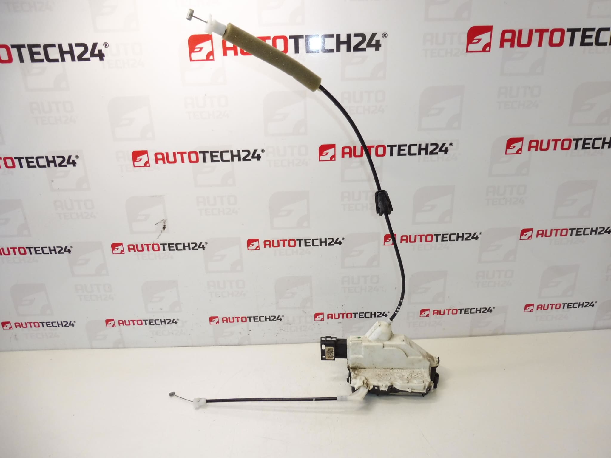 Lock de porte arrière gauche de Peugeot 308 006173 A04993