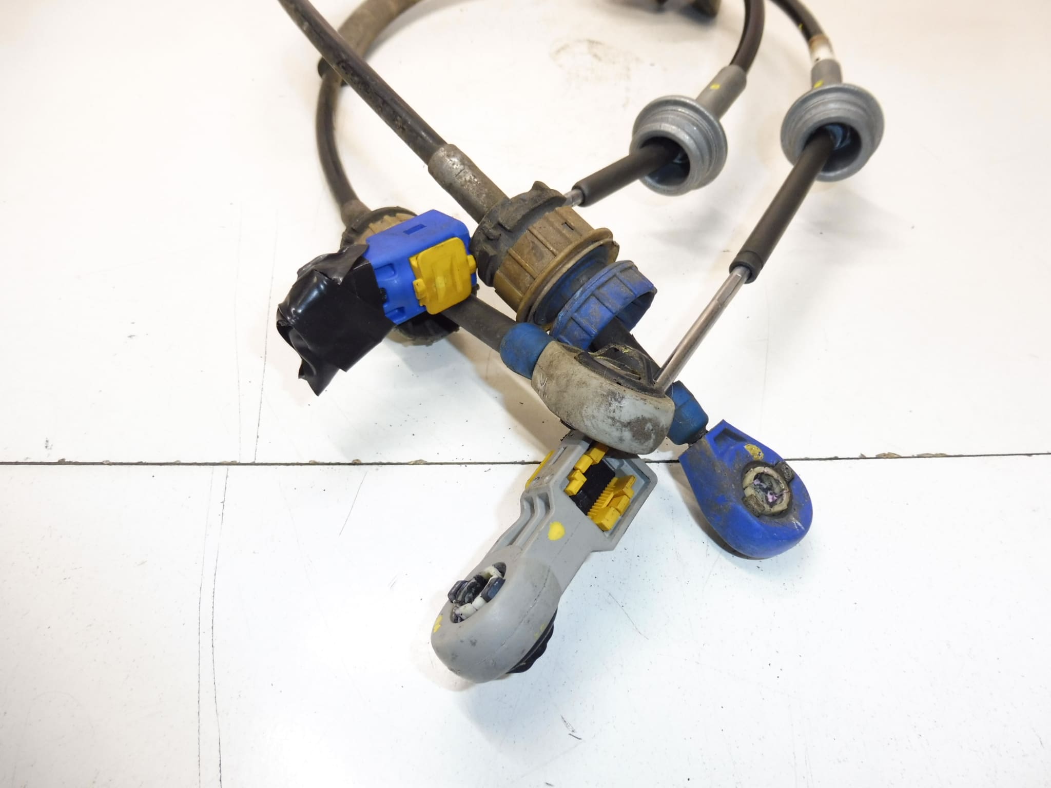 Câbles de commande de boîte de vitesses d'occasion pour Peugeot 308, réf. 1637135780 / 2444GH – Image 2