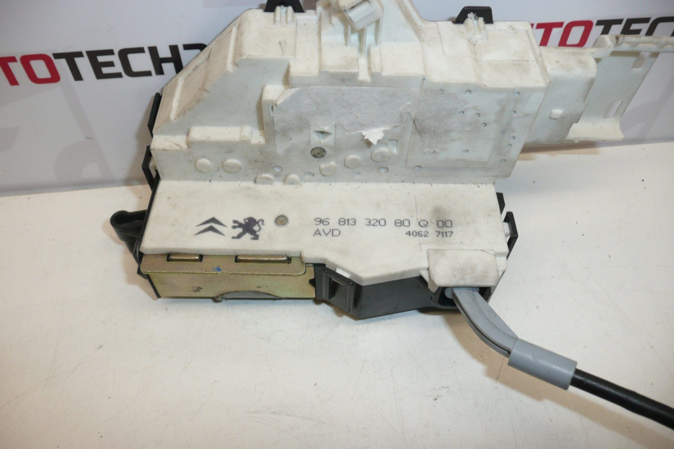 Serrure de porte droite pour Citroën C4 3 portes 9681332080 9136EV – Image 2