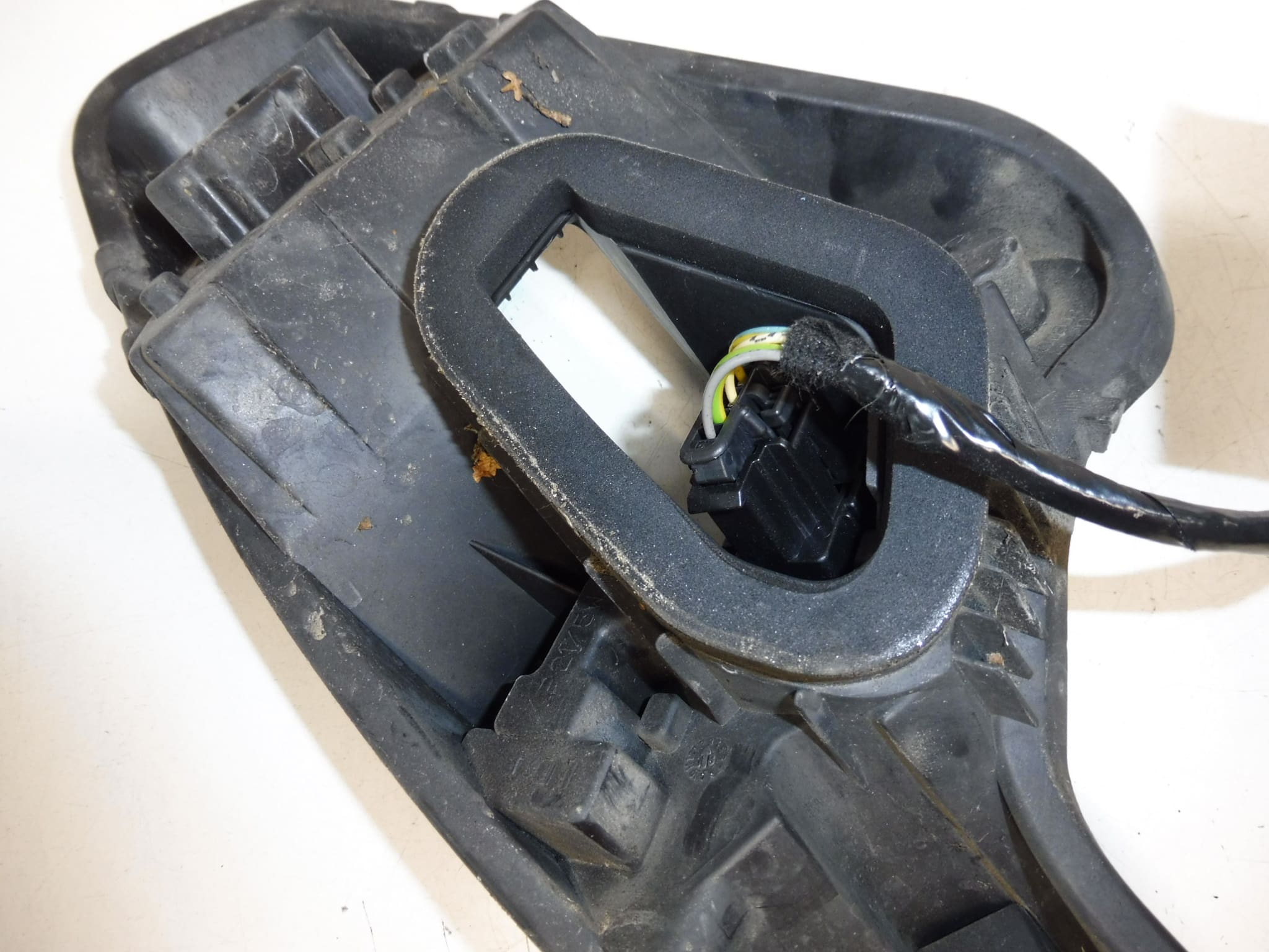 Douille d'ampoule arrière gauche pour Peugeot 308 5 portes 1606959280 – Image 2