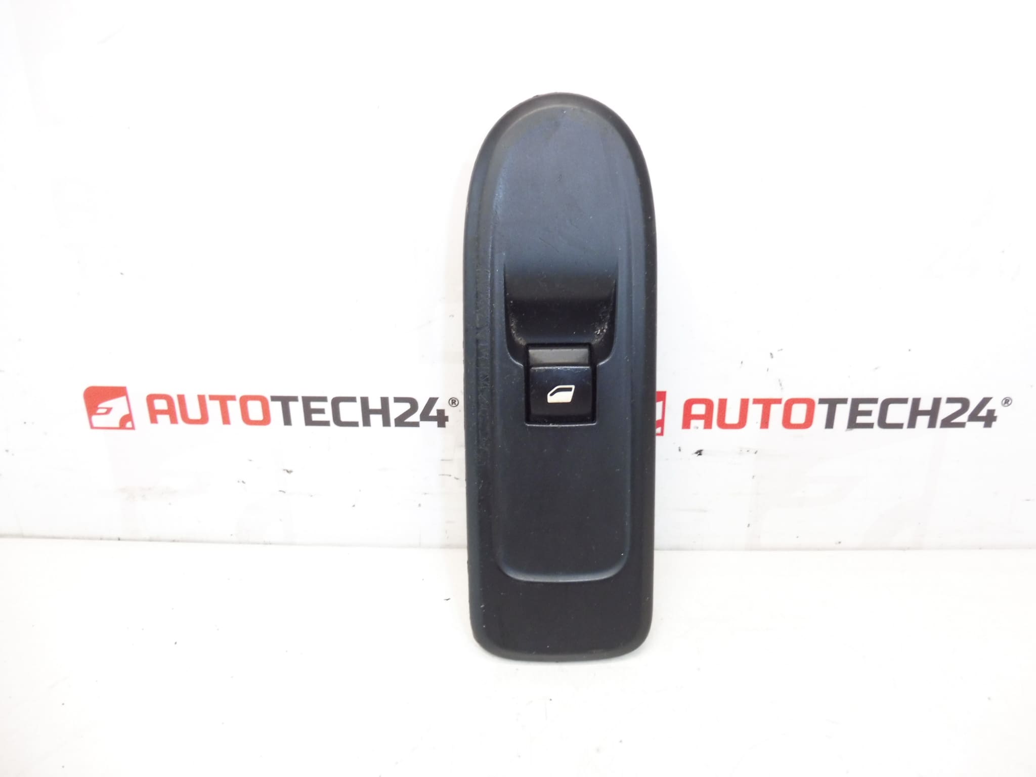 Citroën C5 X7 Peugeot 508 96661102XT 6490Y8