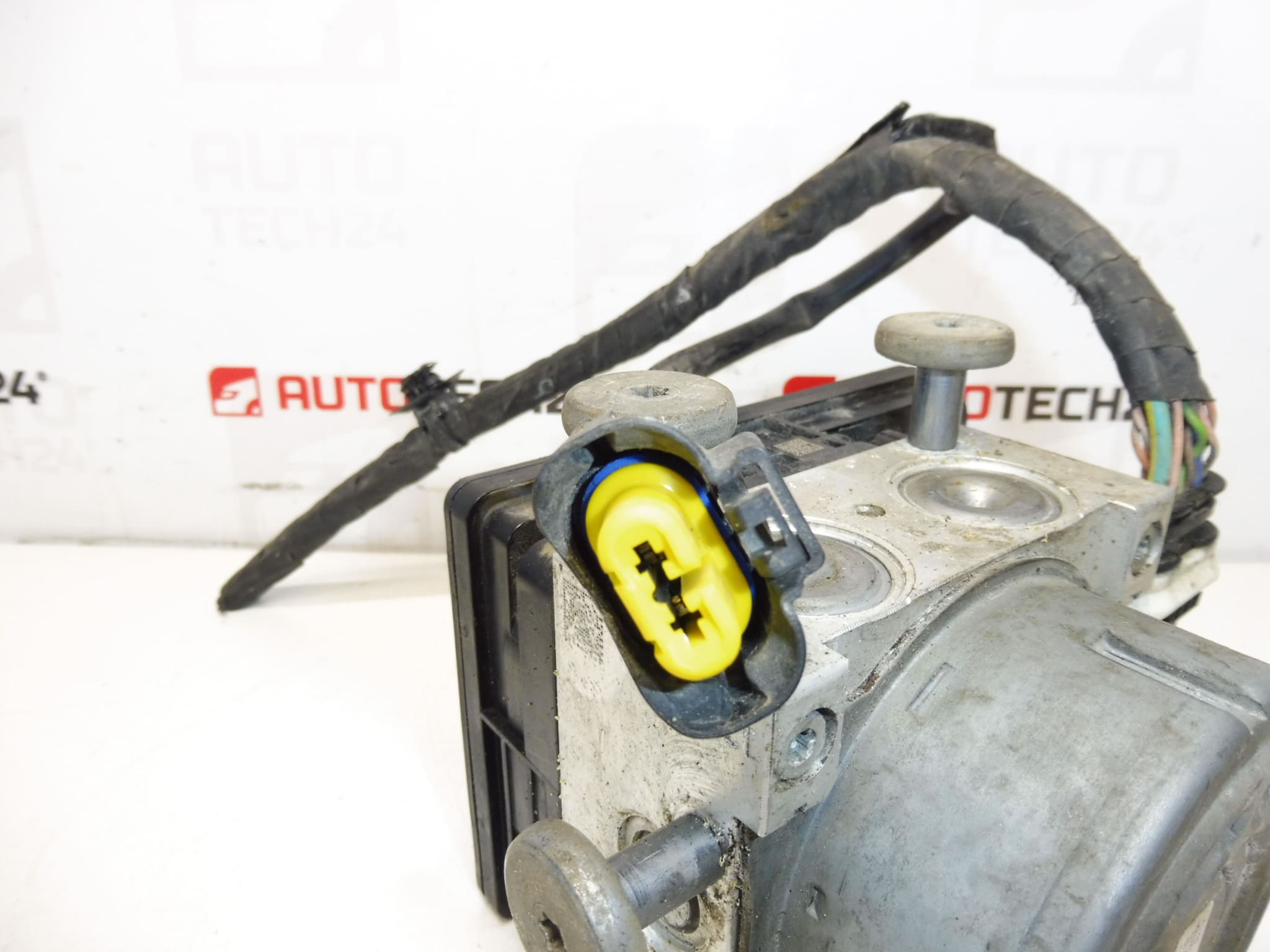 Calculateur ABS/ESP PSA Peugeot/Citroën 9817031680 10.0915-3947.3 1682592280 – Image 2