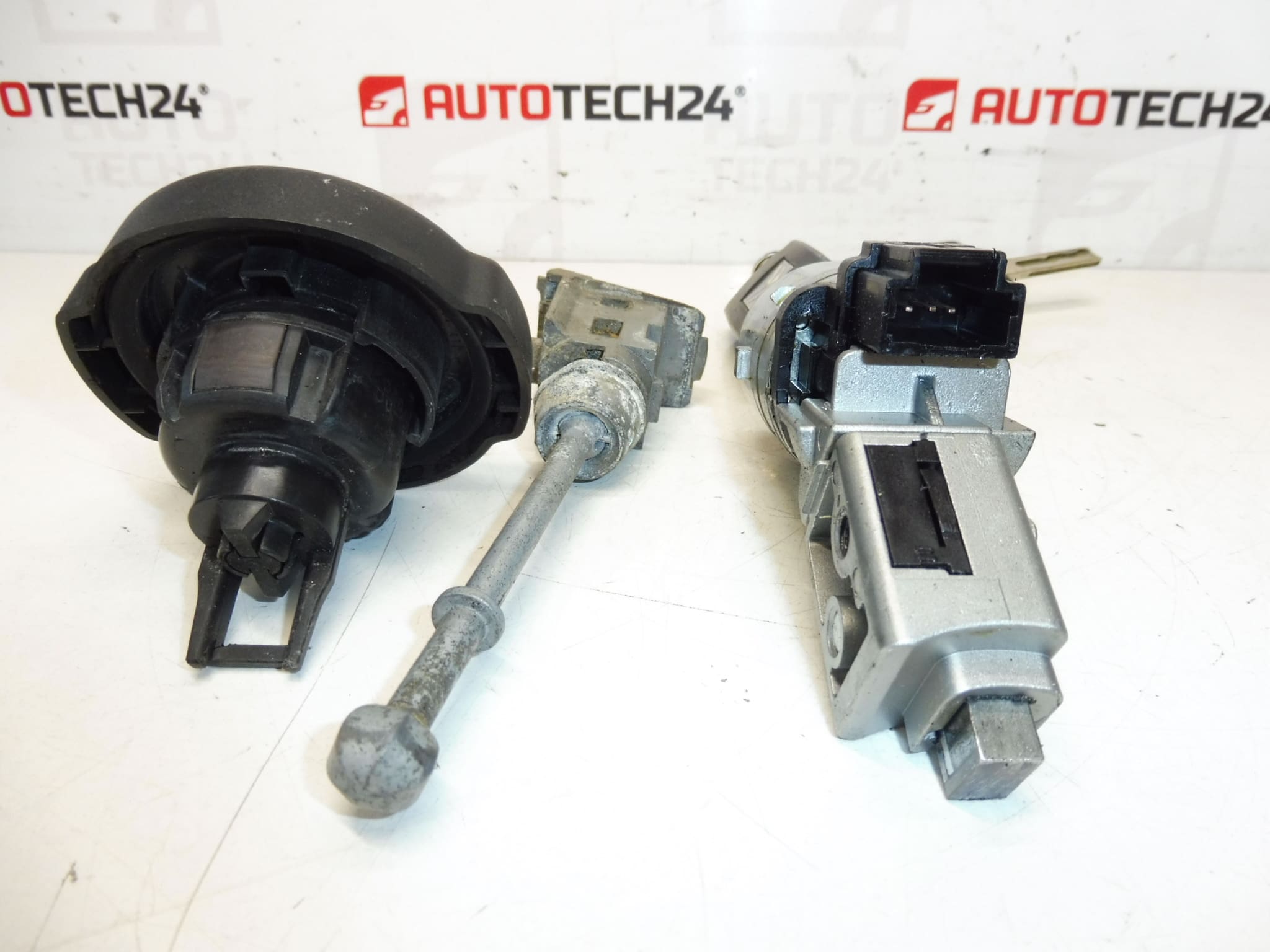 Kit de serrures avec 2 clés Citroën C5 X7 4162NS 4162KF – Image 2