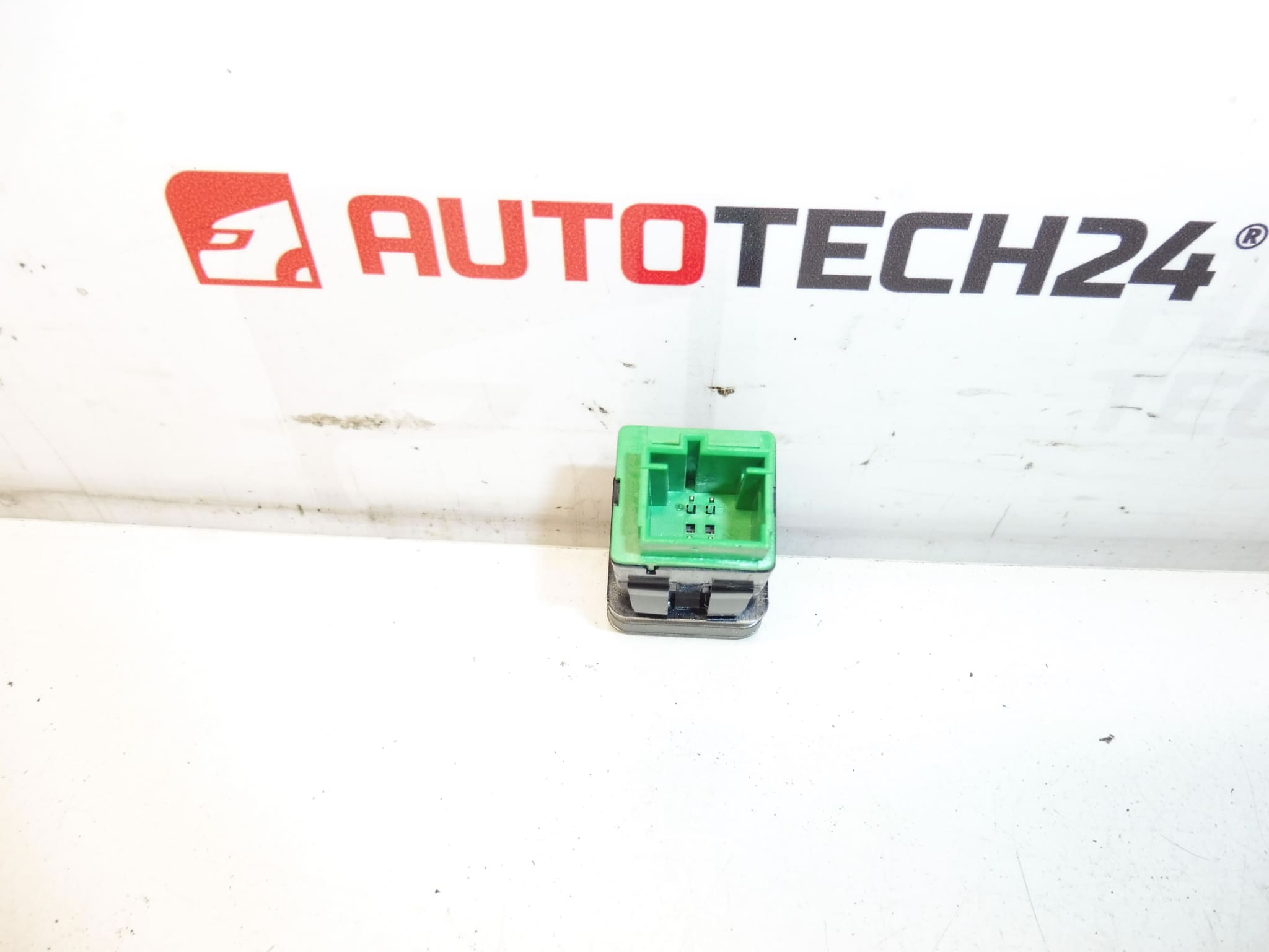 Unité de commande ESP Citroën C-Élysée / Peugeot 301 96773042ZD – Image 2