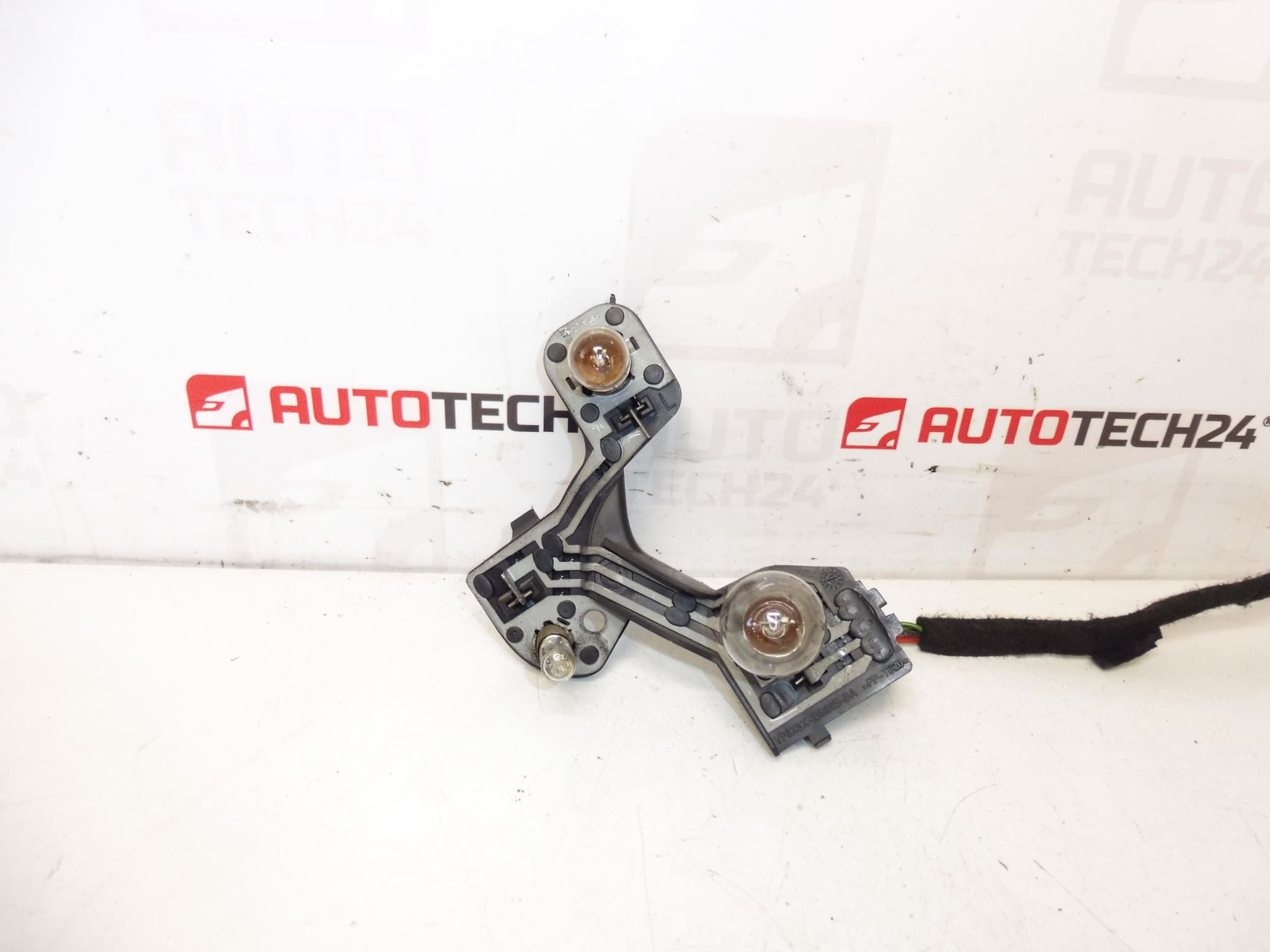 Retour pour la lumière arrière intérieure Citroën C5 x7 9671811480 6351Jr