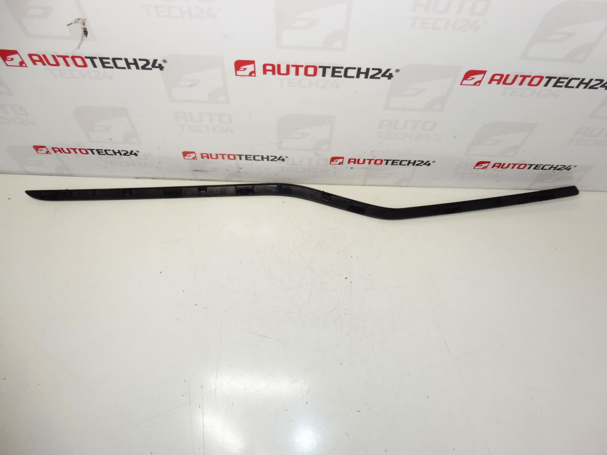 Baguette décorative de tableau de bord Citroën C5 X7 9682315877 8231S3 – Image 2