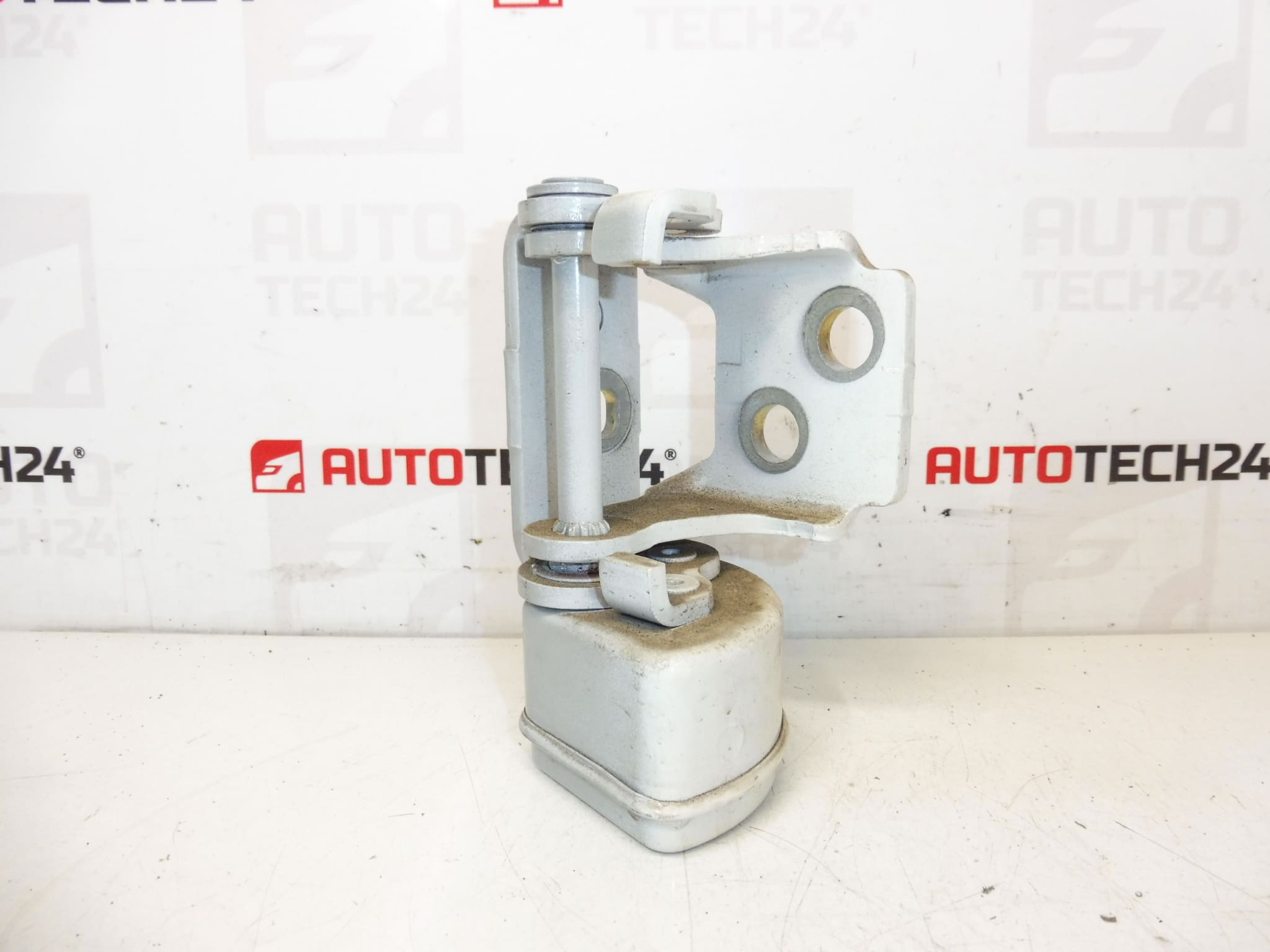 Arrêt de la porte arrière droite de l'EWP Peugeot 207 13089480 9037C0