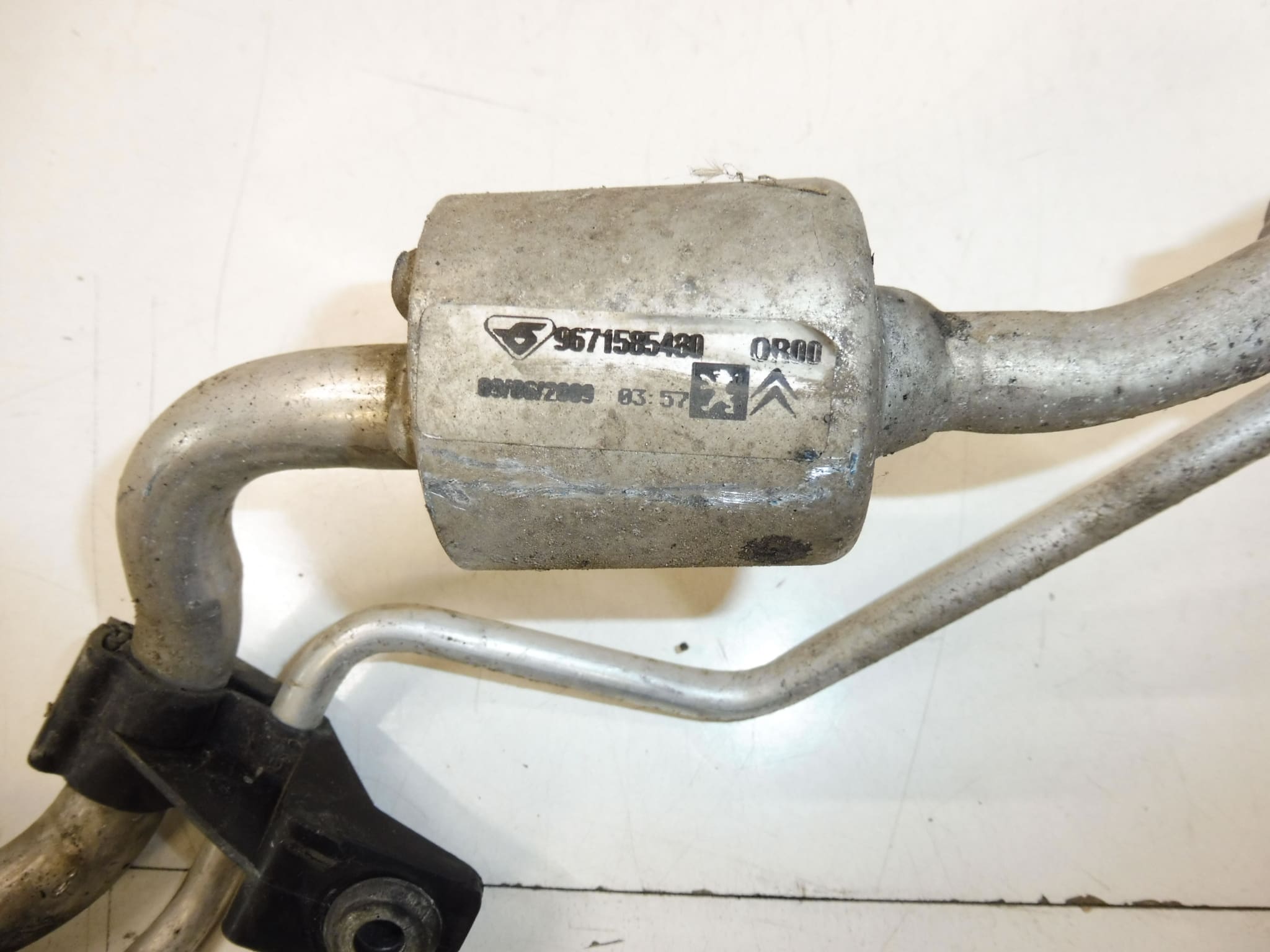 Tuyau de climatisation pour Citroën C3 Picasso et Peugeot 207 références : 9671585480 9678309780 6477J3 – Image 2