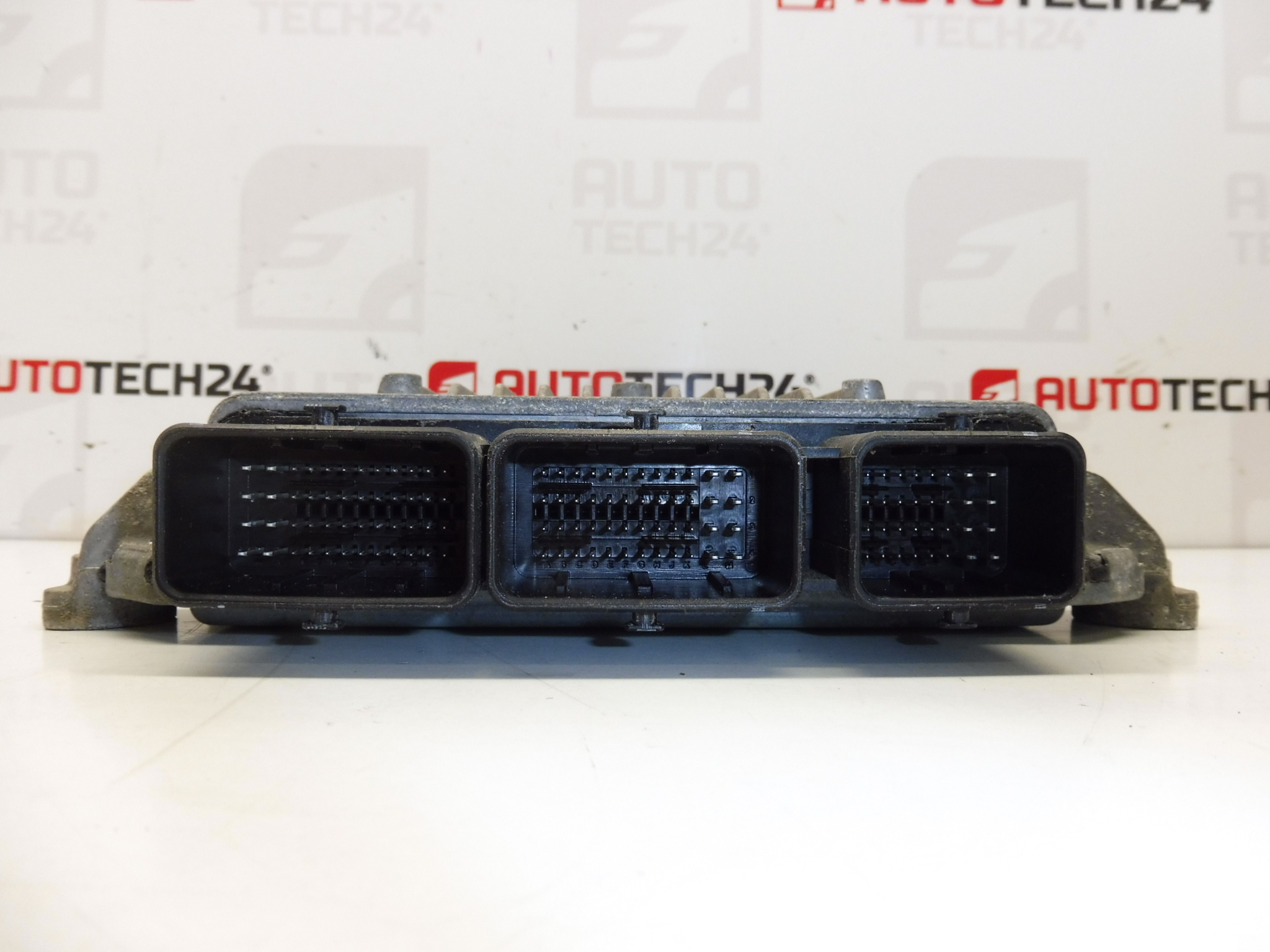 Calculateur Siemens VDO SID803A 5WS40615C-T 9661642180 9665100380