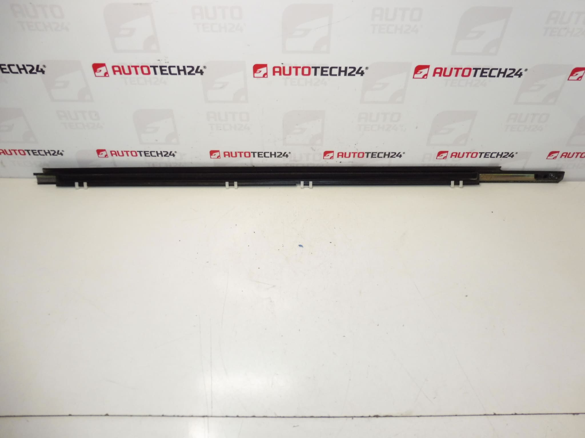 Citroën C-Crosser / Peugeot 4007 - 9309P2 – Image 2