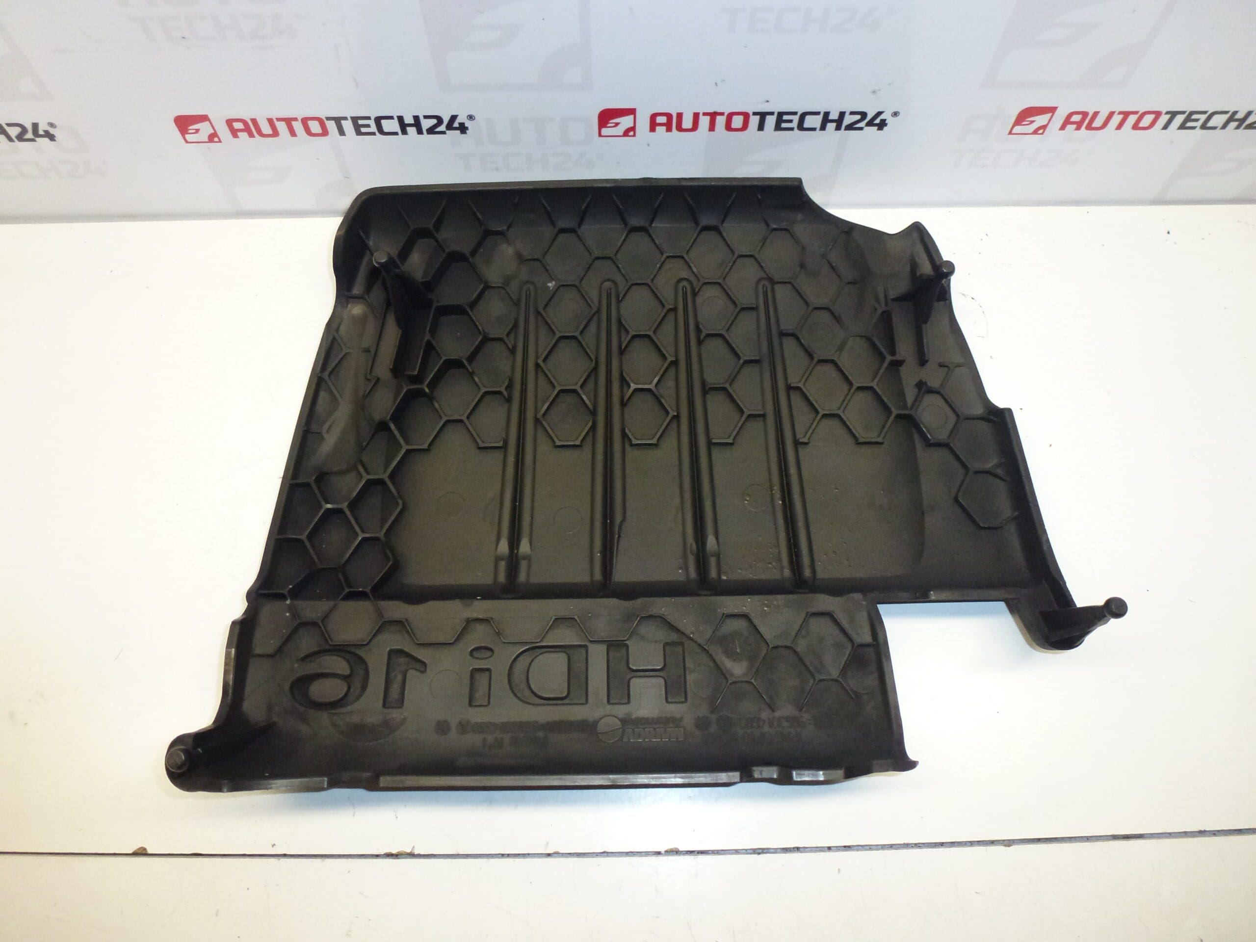 Cache moteur 1.6 HDI Citroën 9659999980 0137E5