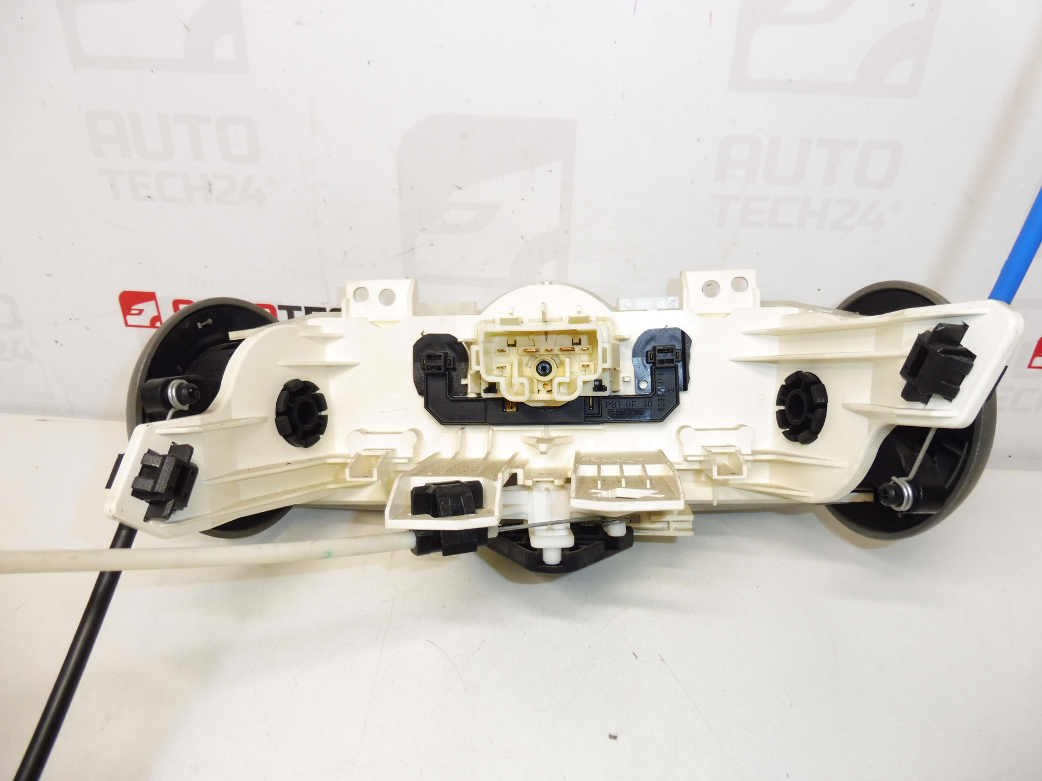 Commande de climatisation Citroën Peugeot 55900-0H040 55900-0H020 à tiges