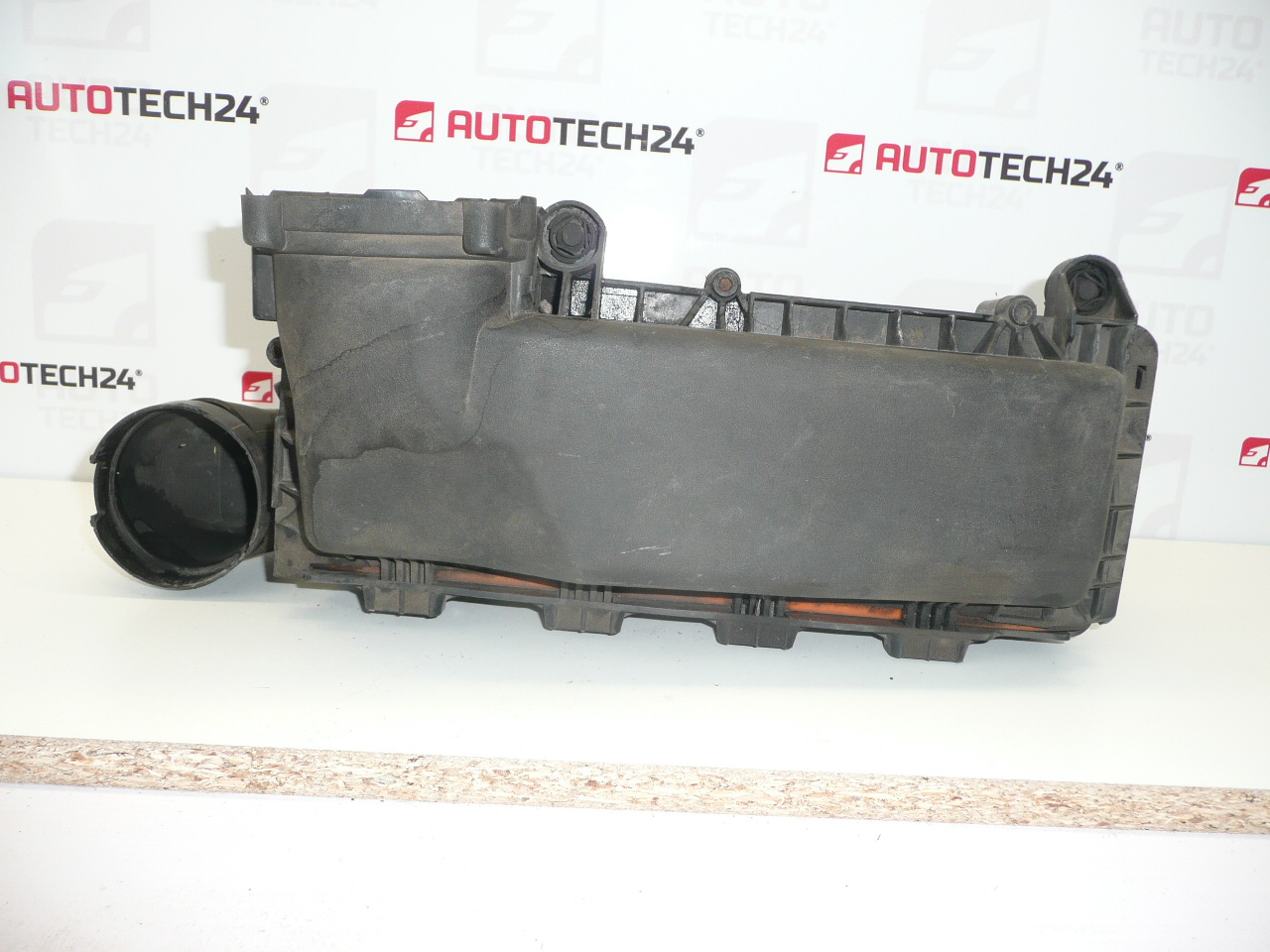 Boitier filtre Citroën Peugeot 1.6 HDI 9663365980